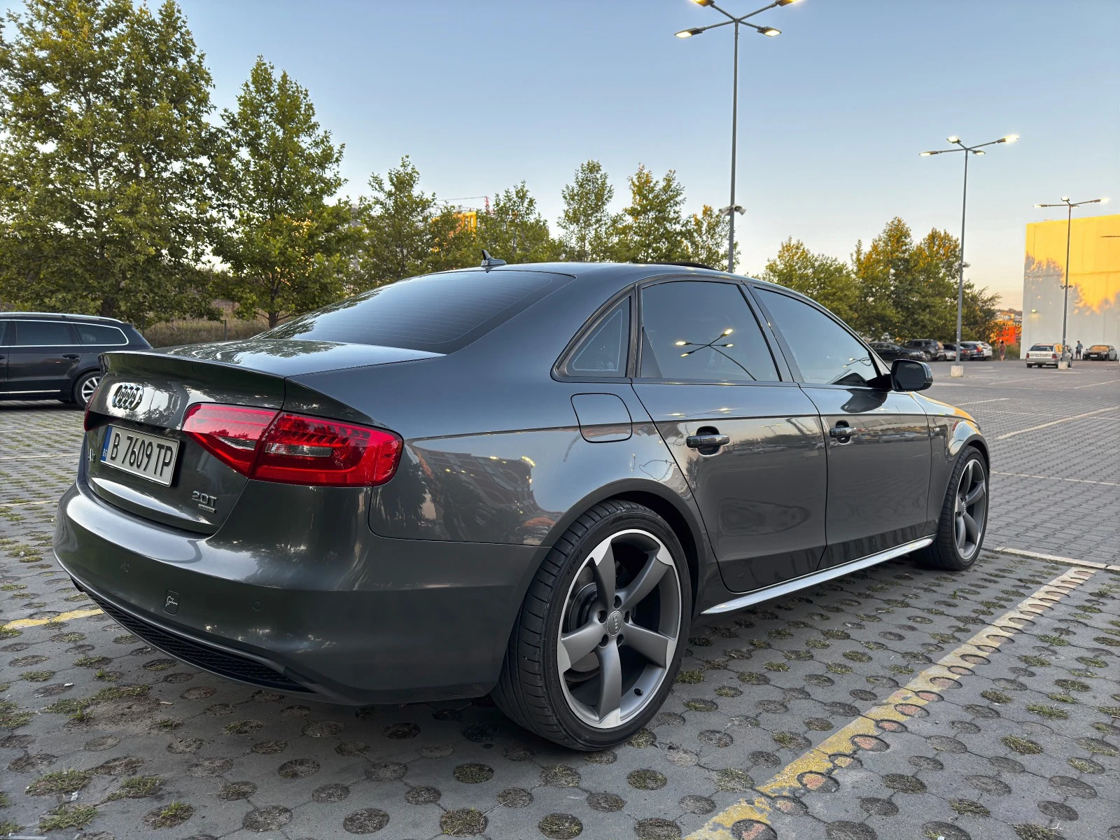 Audi A4 2.0TFSI quattro - изображение 8