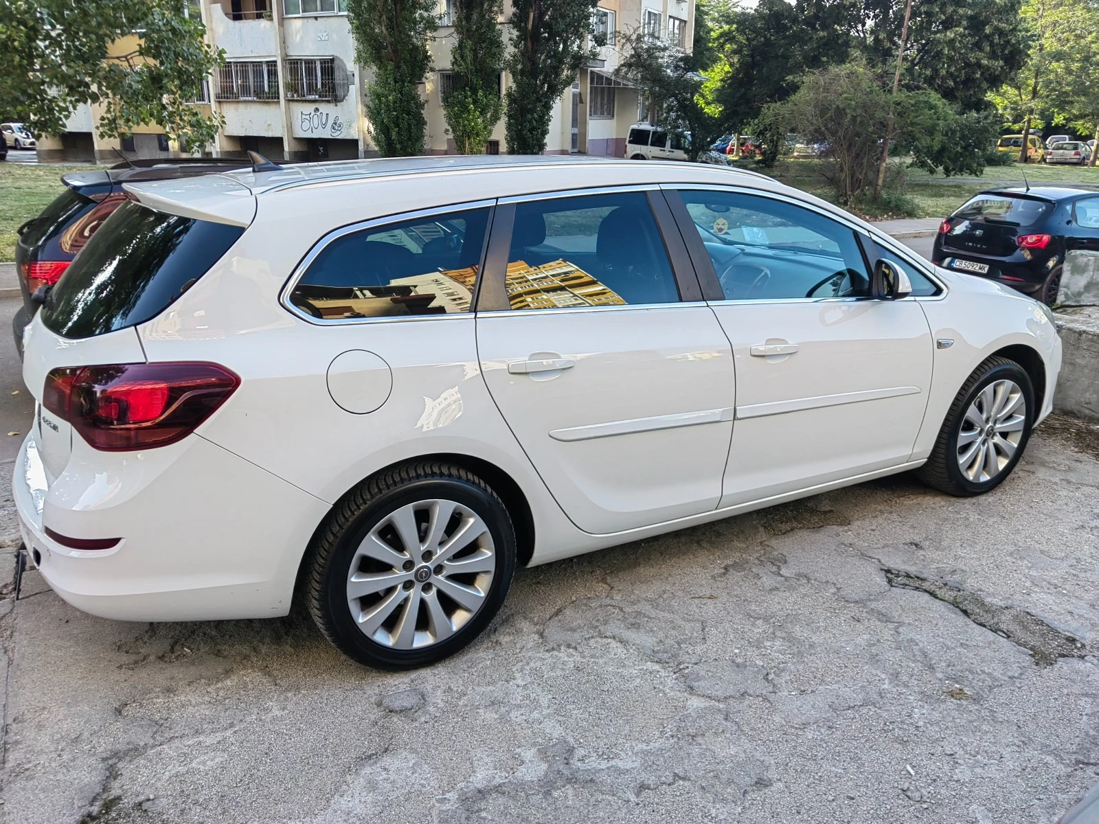 Opel Astra 1.3CDTI -J Sports Tourer - изображение 4