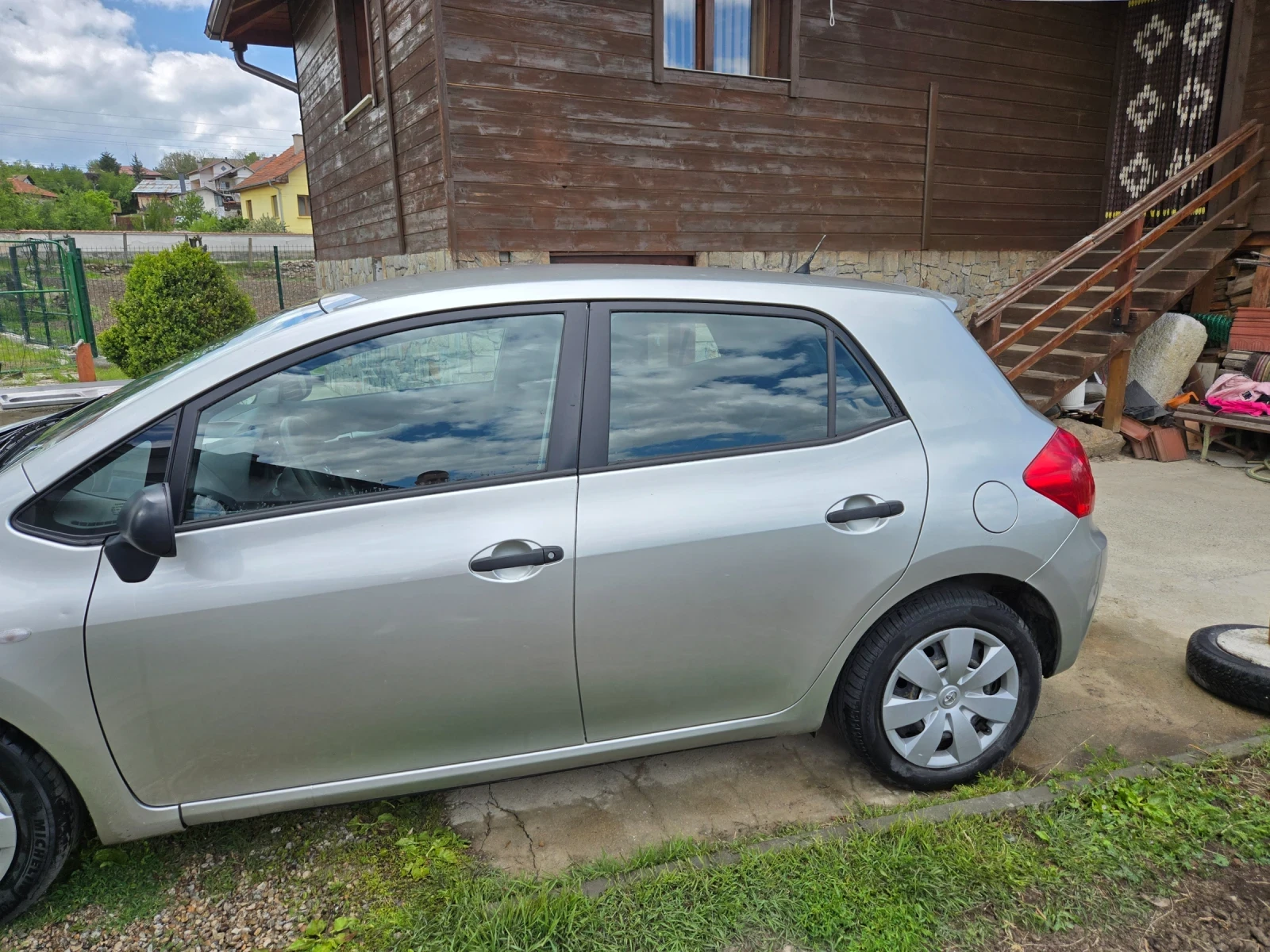 Toyota Auris  - изображение 4