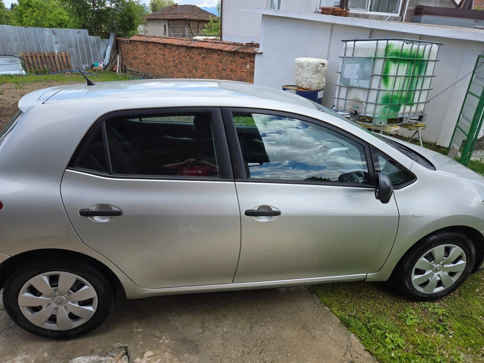 Toyota Auris  - изображение 5