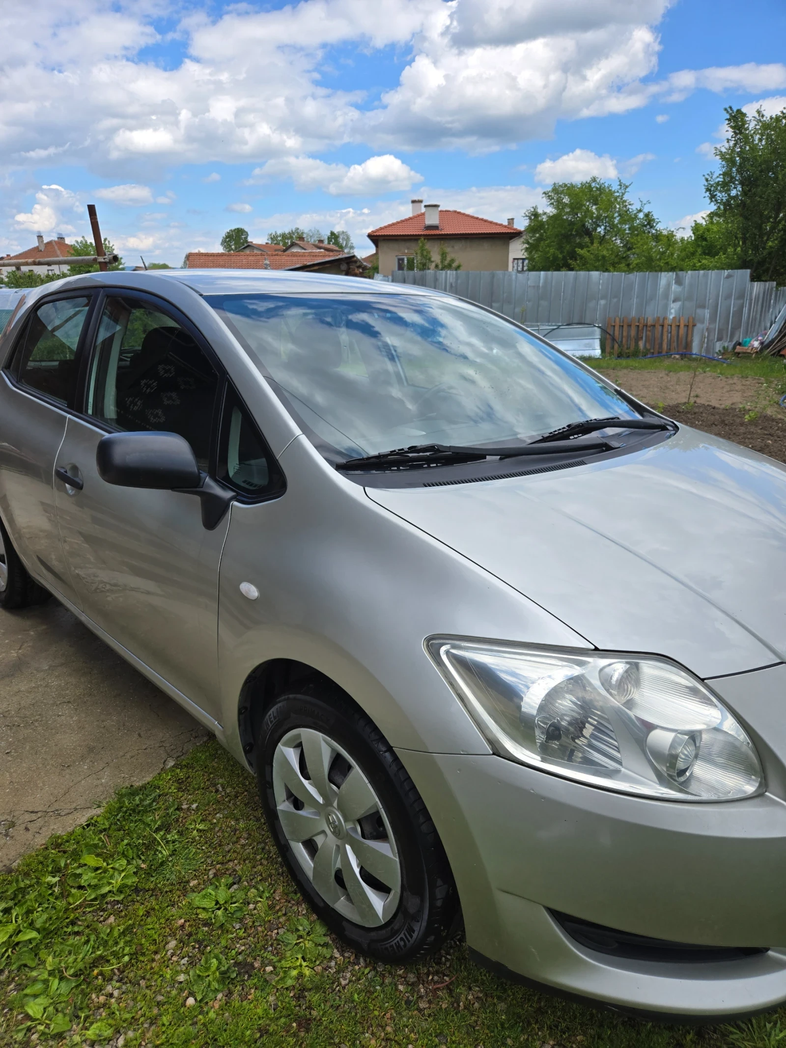 Toyota Auris  - изображение 2