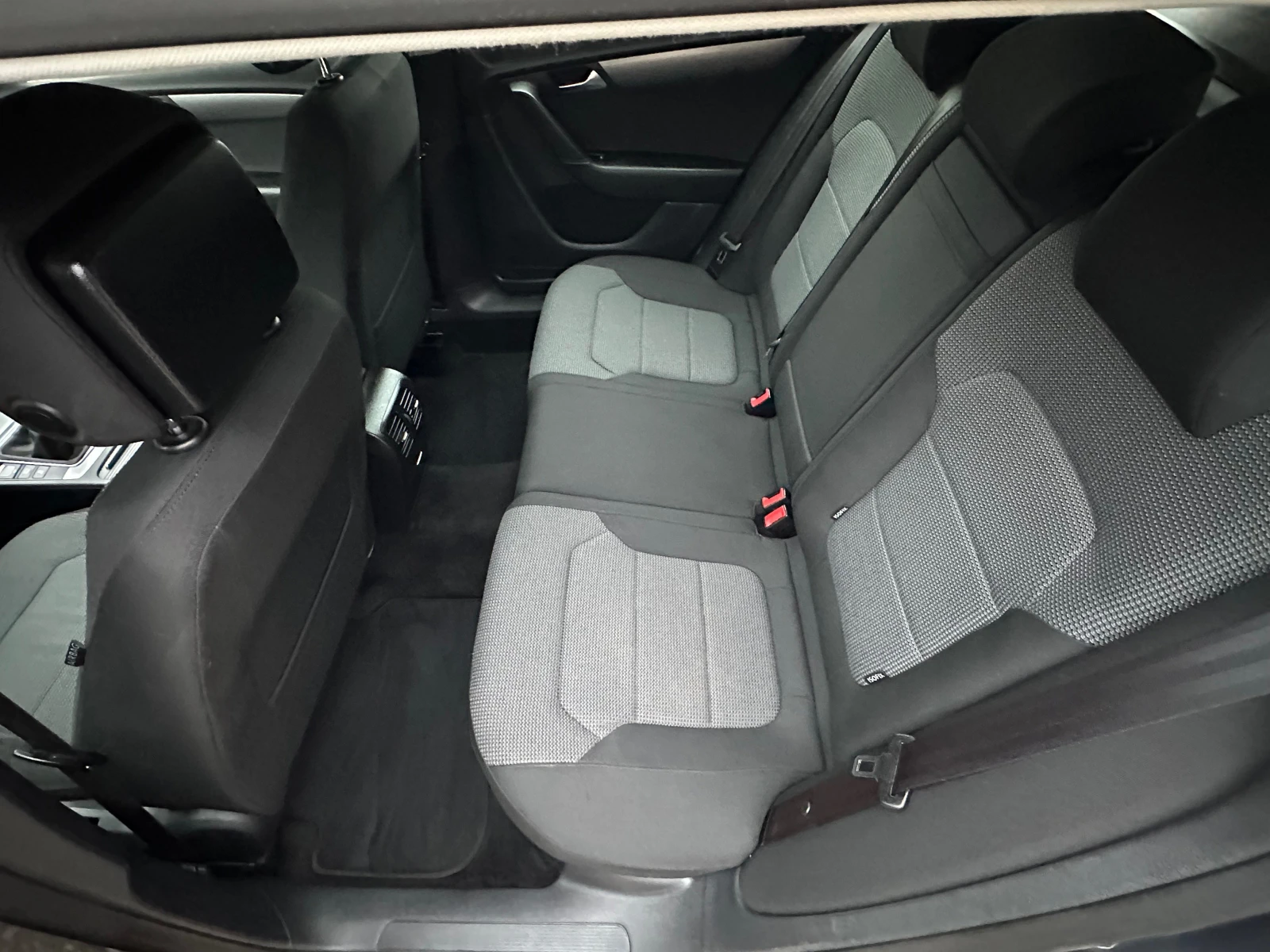 VW Passat 1.6TDI* NAVI* TOP* 6SPEED* EVRO5 | Mobile.bg   9