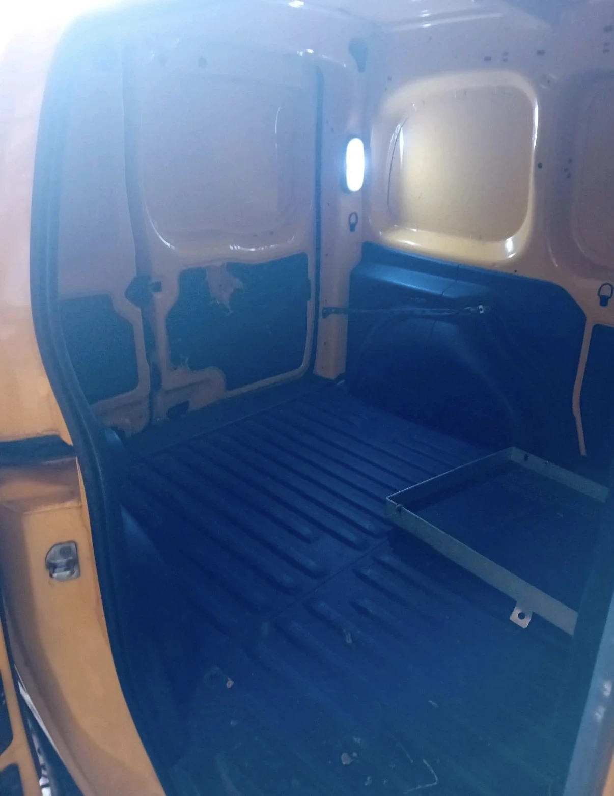Renault Kangoo 33KWh Климатик, снимка 3 - Автомобили и джипове - 52595052