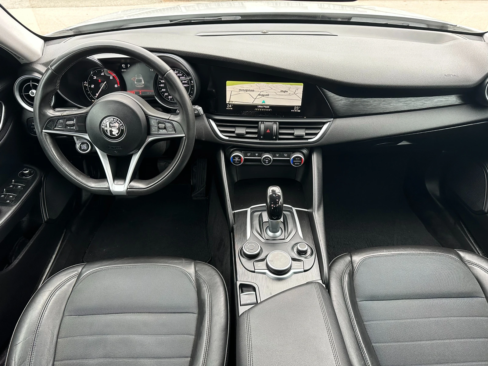 Alfa Romeo Giulia 2.2JTD-180k.s.-AUTOMAT-NAVi-LED-DIST-PDC-KAMERA-E6 | Mobile.bg � ����������� 12