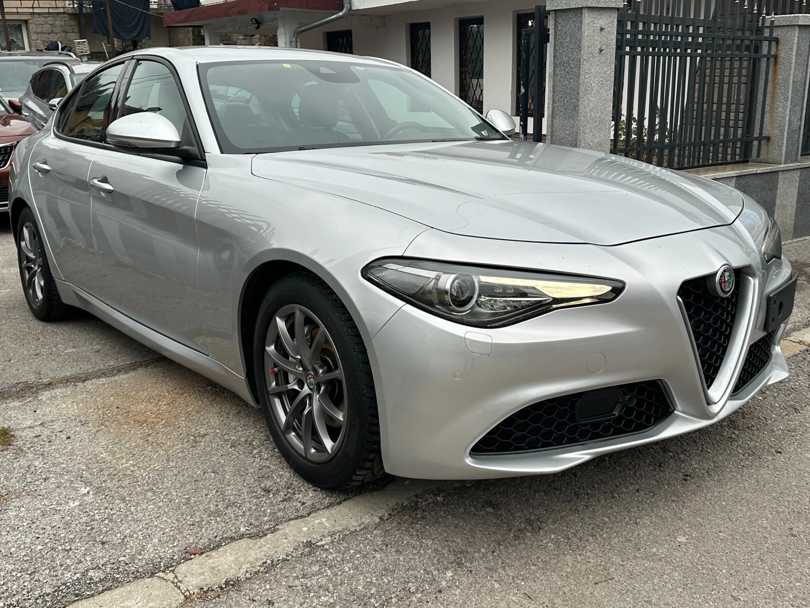 Alfa Romeo Giulia 2.2JTD-180k.s.-AUTOMAT-NAVi-LED-DIST-PDC-KAMERA-E6 | Mobile.bg � ����������� 3