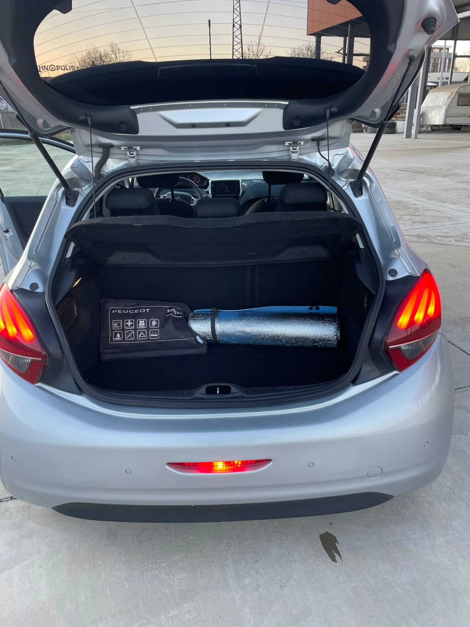 Peugeot 208 1.6 HDI NAVI KLIMA EVRO 6 | Mobile.bg � ����������� 14