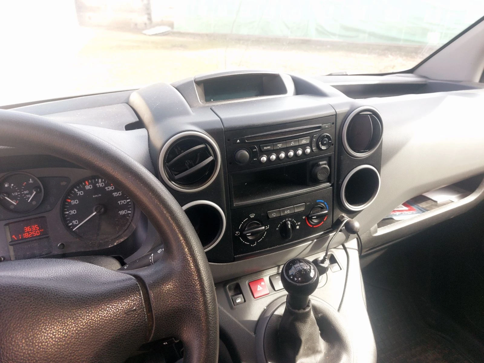 Peugeot Partner 1.6 HDI, снимка 7 - Автомобили и джипове - 53720110