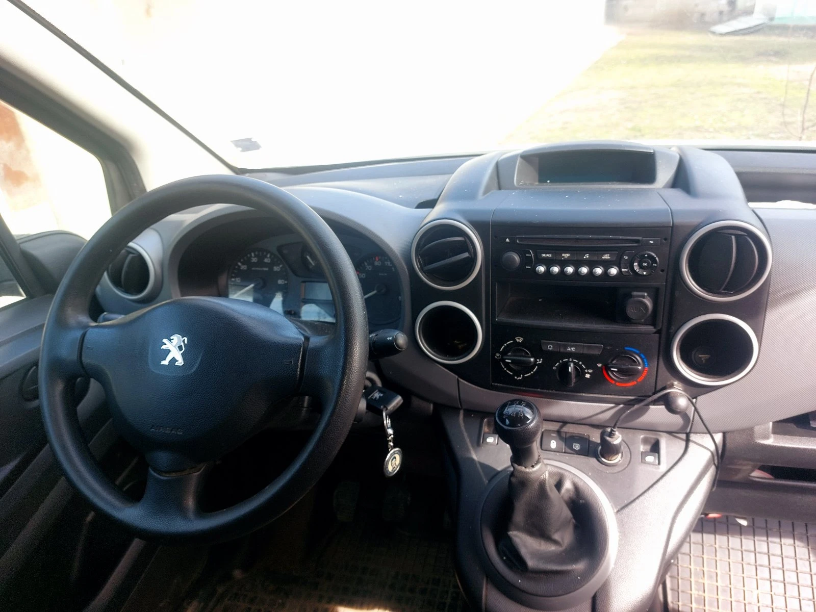 Peugeot Partner 1.6 HDI, снимка 6 - Автомобили и джипове - 53720110