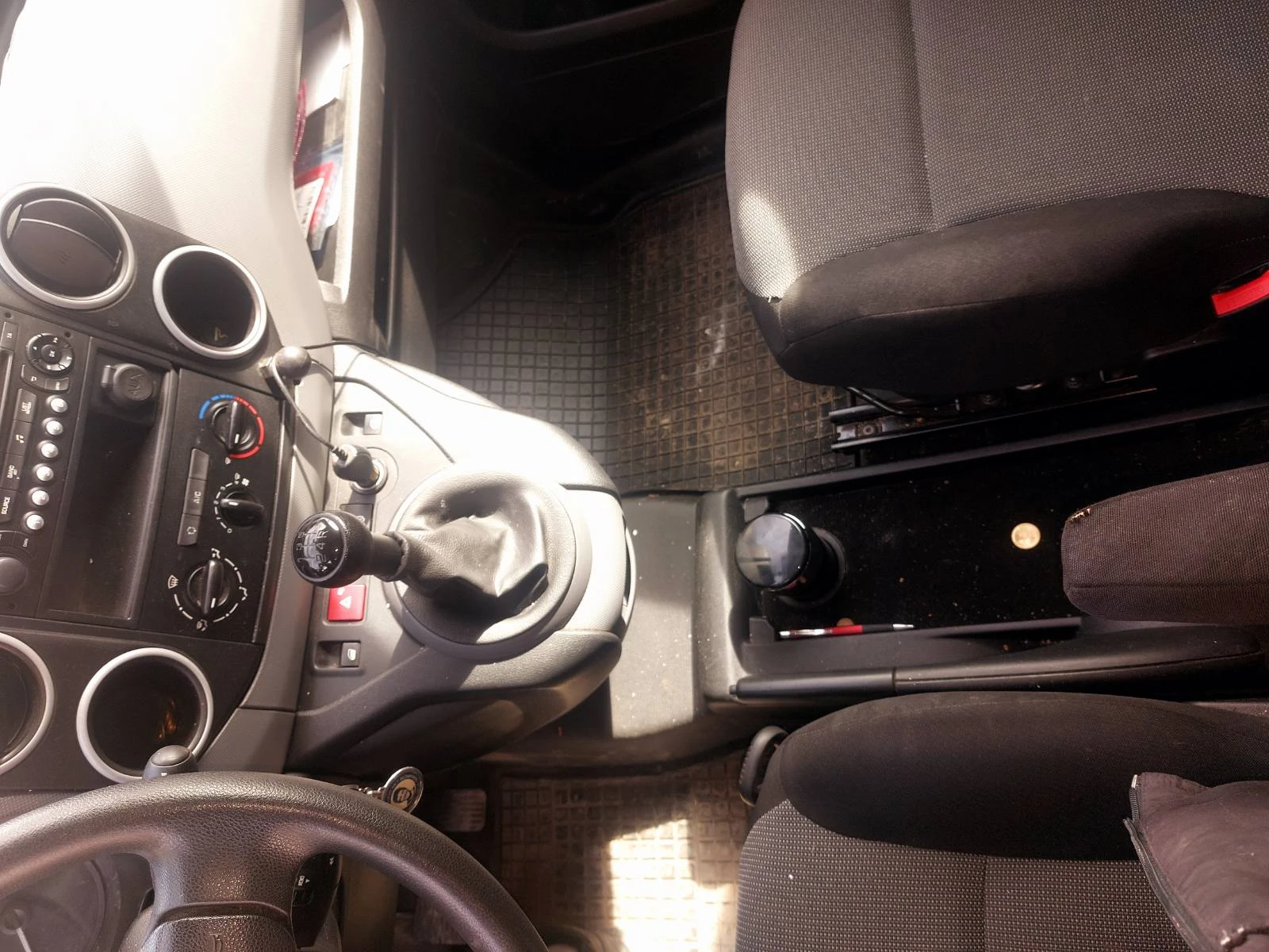 Peugeot Partner 1.6 HDI, снимка 8 - Автомобили и джипове - 53720110