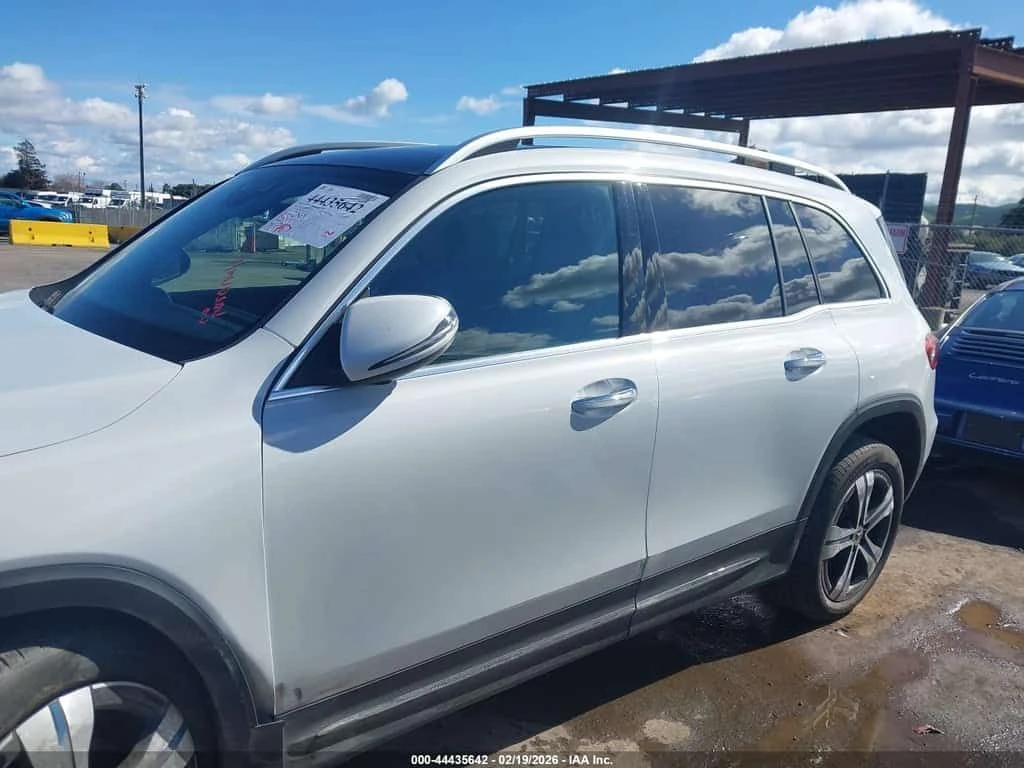 Mercedes-Benz EQB 350/4MATIC/CARFAX/ПАНО/ПОДГРЕВ/ПАМЕТ/, снимка 5 - Автомобили и джипове - 53939497