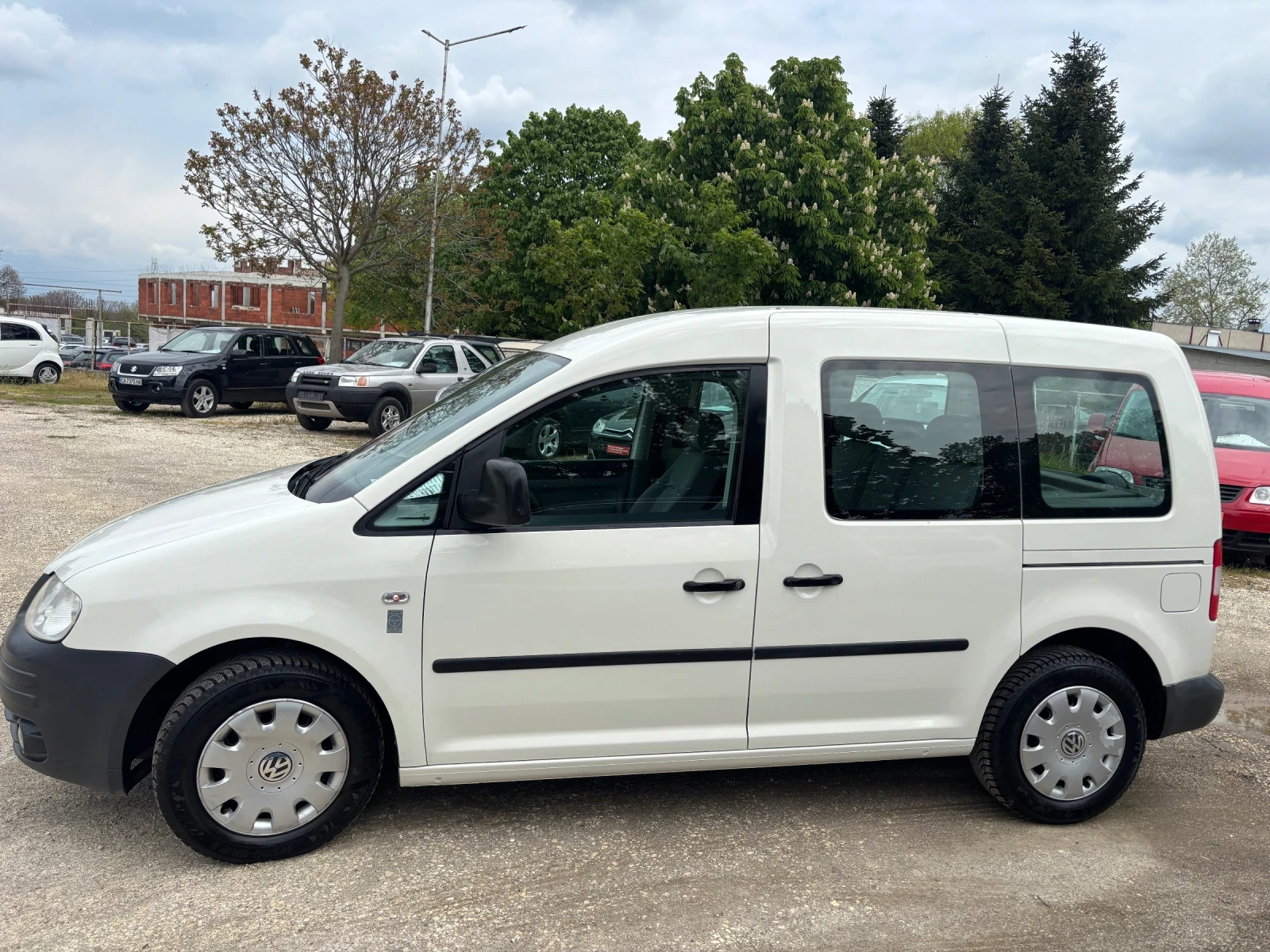 VW Caddy 2010+ ФЕЙС+ 1.9TDI+ 105+ Н.ГУМИ+ LIFE, снимка 7 - Автомобили и джипове - 54388612