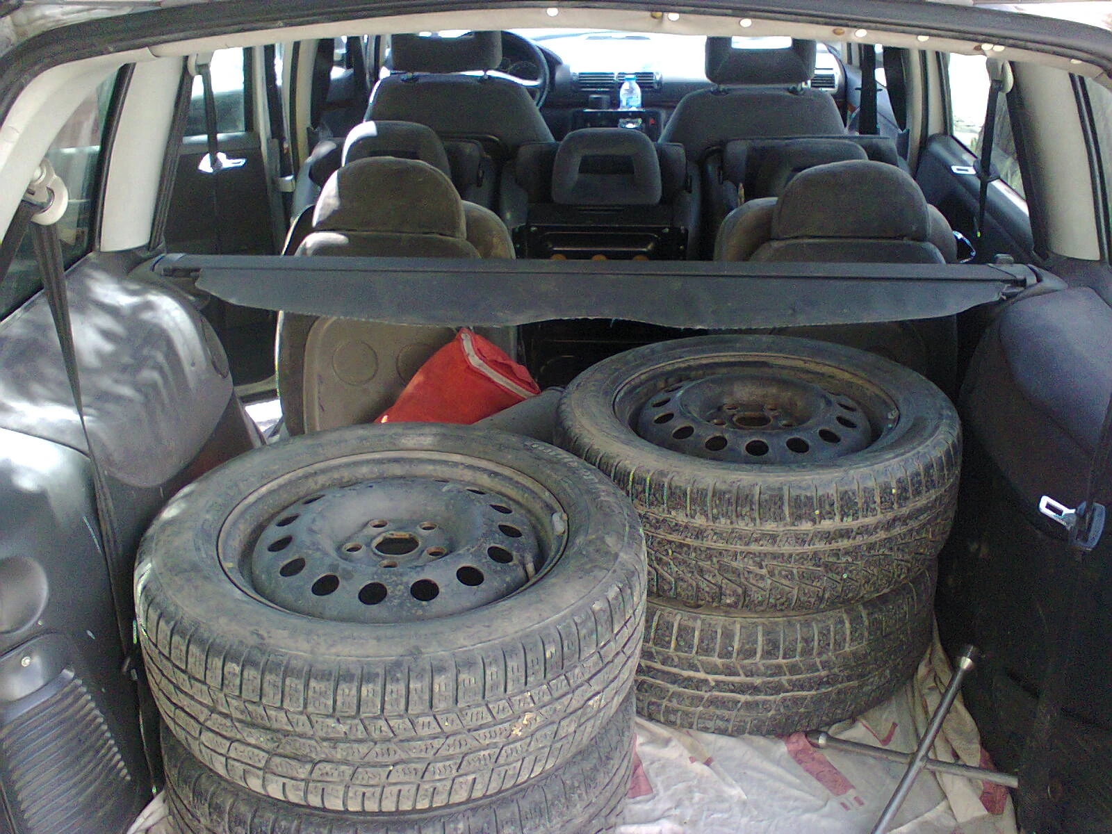 VW Sharan 1.9 TD 6+ 1* * KLIMA* * , снимка 16 - Автомобили и джипове - 54455689