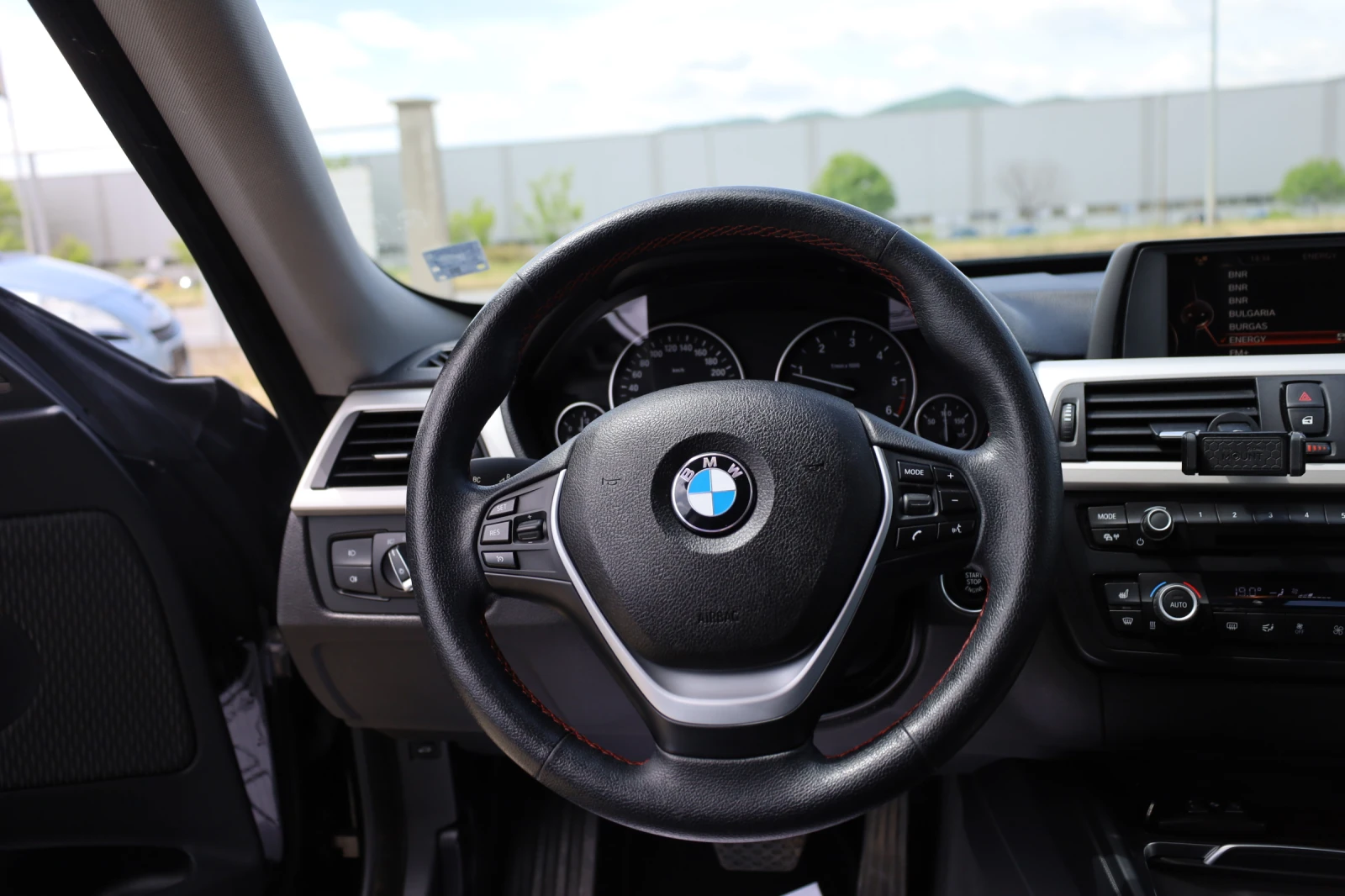 BMW 320 320d, снимка 13 - Автомобили и джипове - 54621915