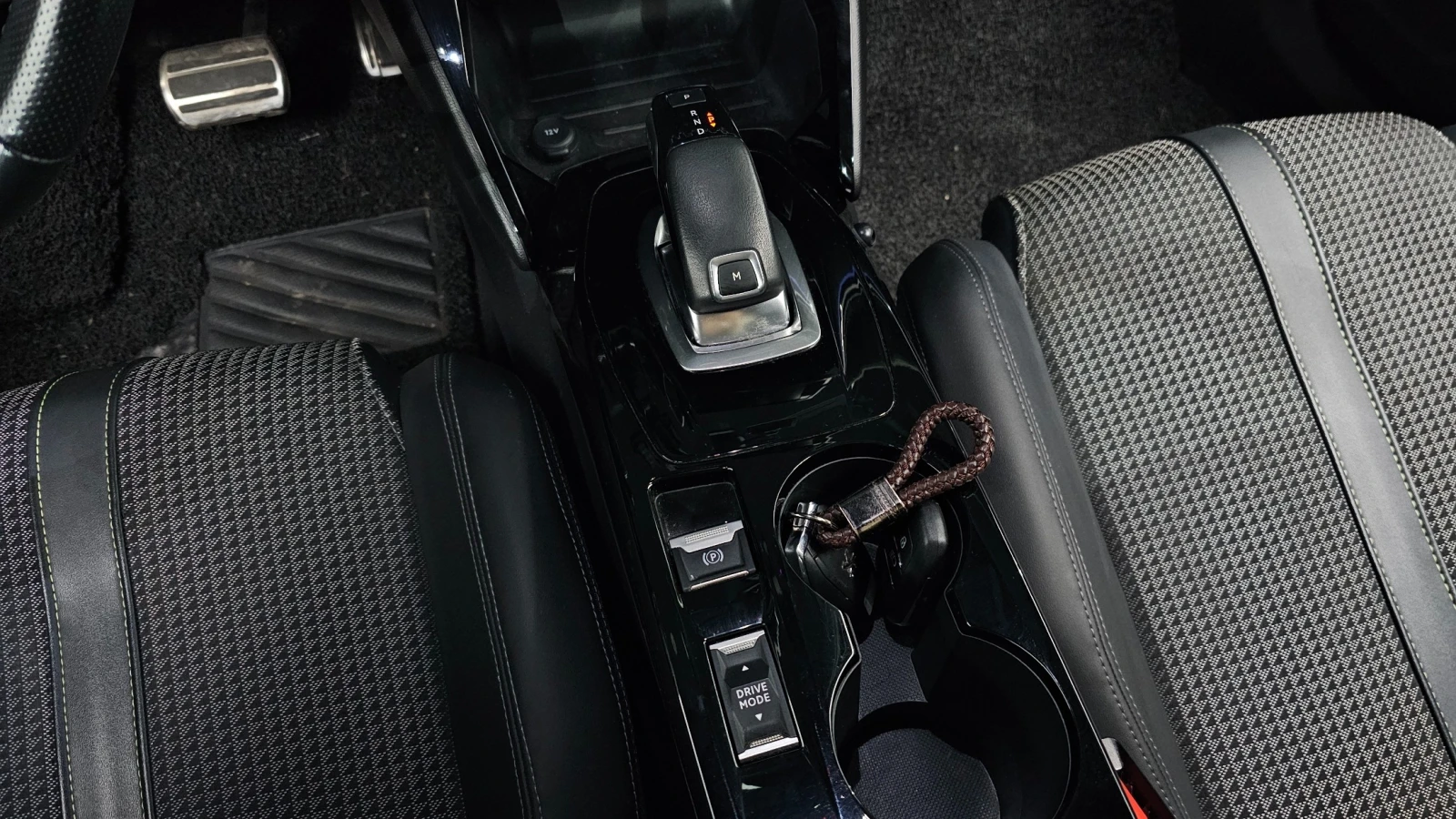 Peugeot 2008 1.5 BlueHDi GT | DISTRONIC | LED | GT PACK | Mobile.bg � ����������� 8