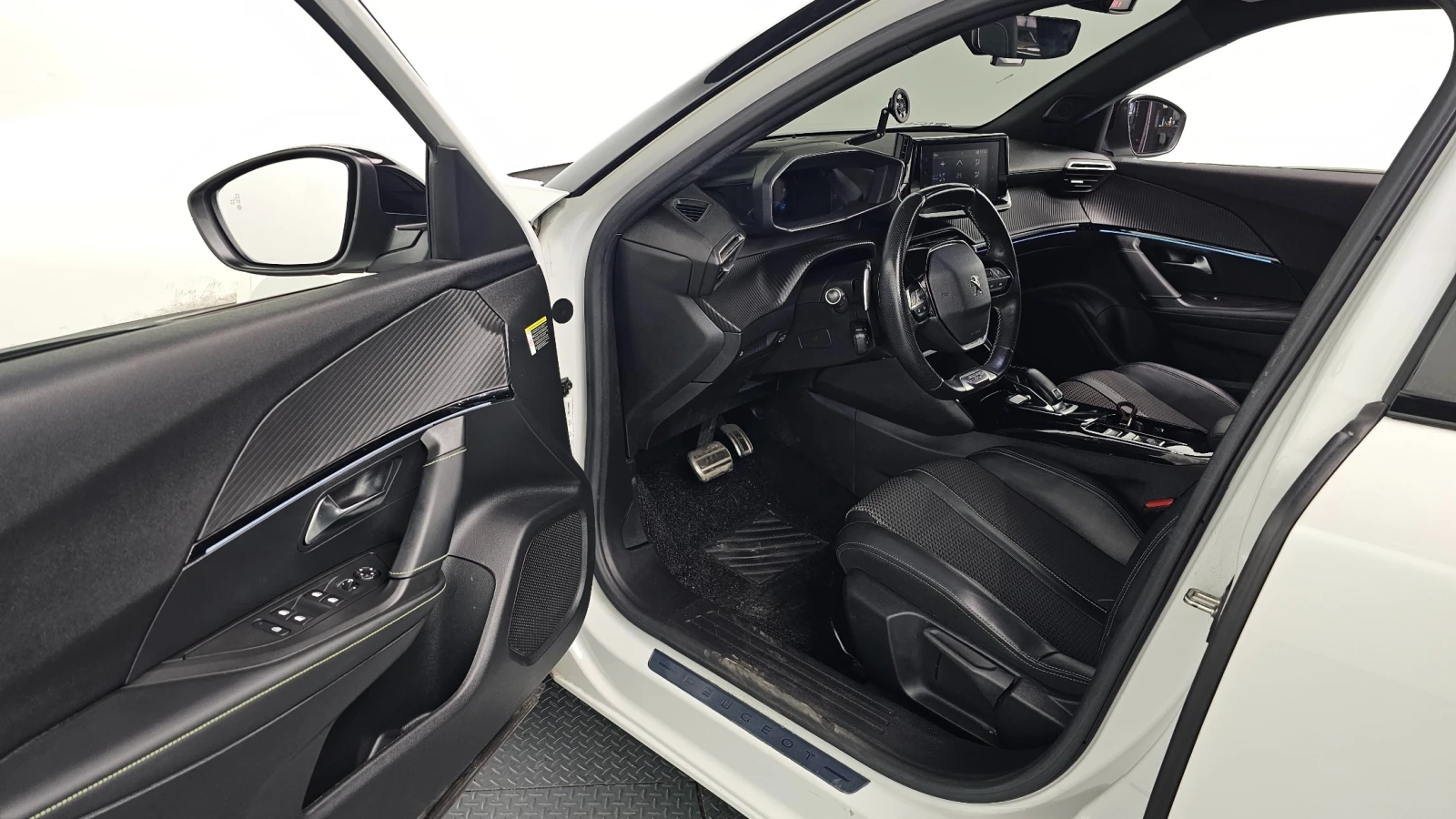 Peugeot 2008 1.5 BlueHDi GT | DISTRONIC | LED | GT PACK | Mobile.bg � ����������� 13