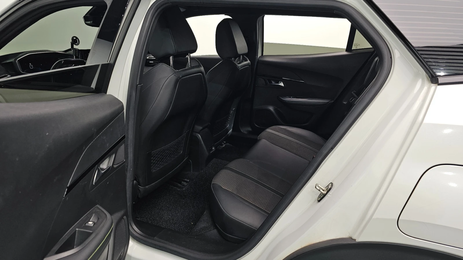Peugeot 2008 1.5 BlueHDi GT | DISTRONIC | LED | GT PACK | Mobile.bg � ����������� 14