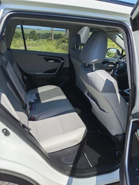 Toyota Rav4 Premium Plus, ����:070-White Pearl CS | Mobile.bg � ����� ������ 8