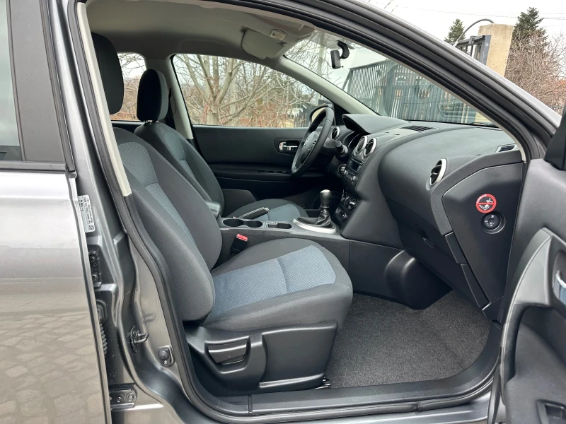 Nissan Qashqai 1.5dci, снимка 13 - Автомобили и джипове - 50890303