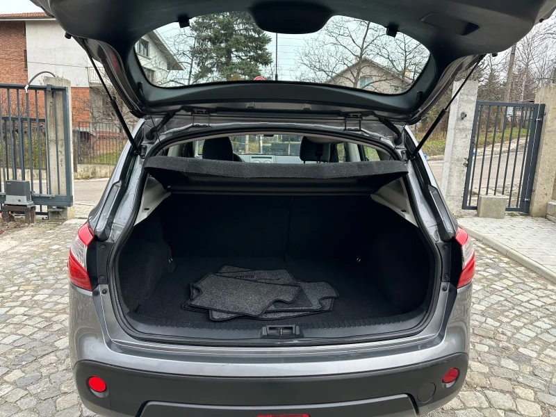 Nissan Qashqai 1.5dci, снимка 14 - Автомобили и джипове - 50890303
