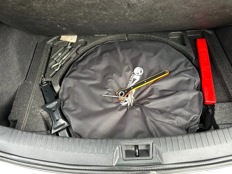 Nissan Qashqai 1.5dci, снимка 15 - Автомобили и джипове - 50890303