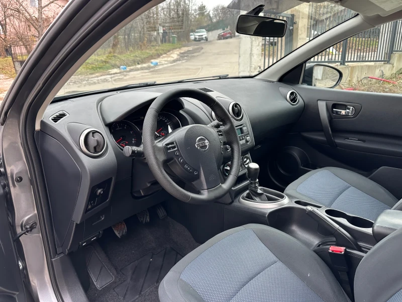 Nissan Qashqai 1.5dci, снимка 8 - Автомобили и джипове - 50890303