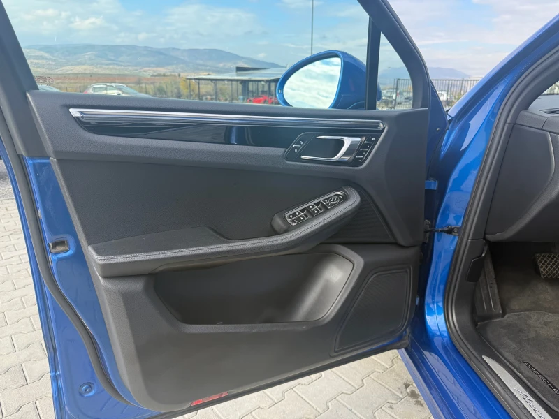 Porsche Macan 3.0 i , снимка 17 - Автомобили и джипове - 52433177