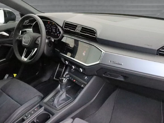 Audi Q3 40 TDI Quattro S-line = NEW = Гаранция - изображение 8