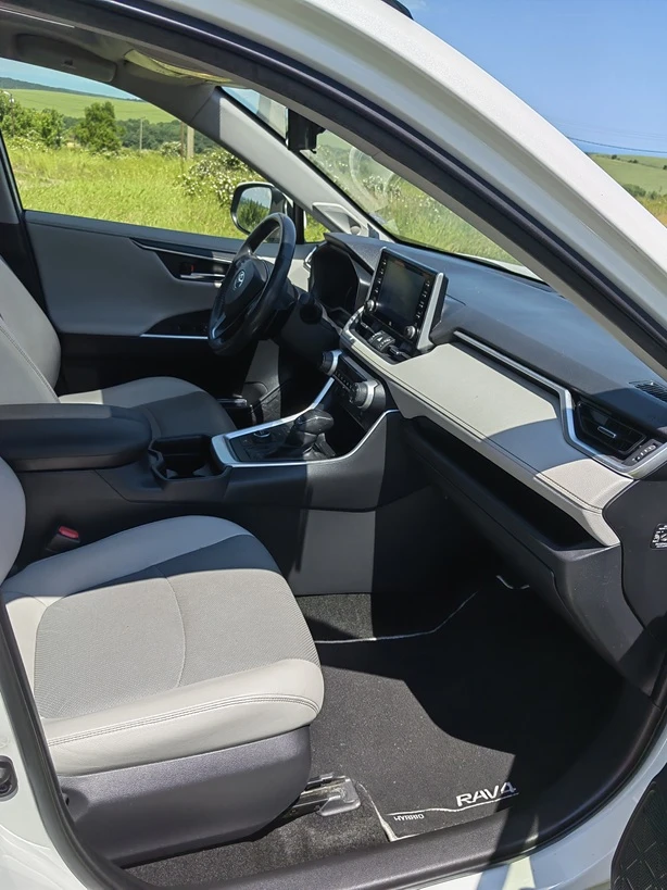 Toyota Rav4 Premium Plus, Цвят:070-White Pearl CS, снимка 9 - Автомобили и джипове - 54789313
