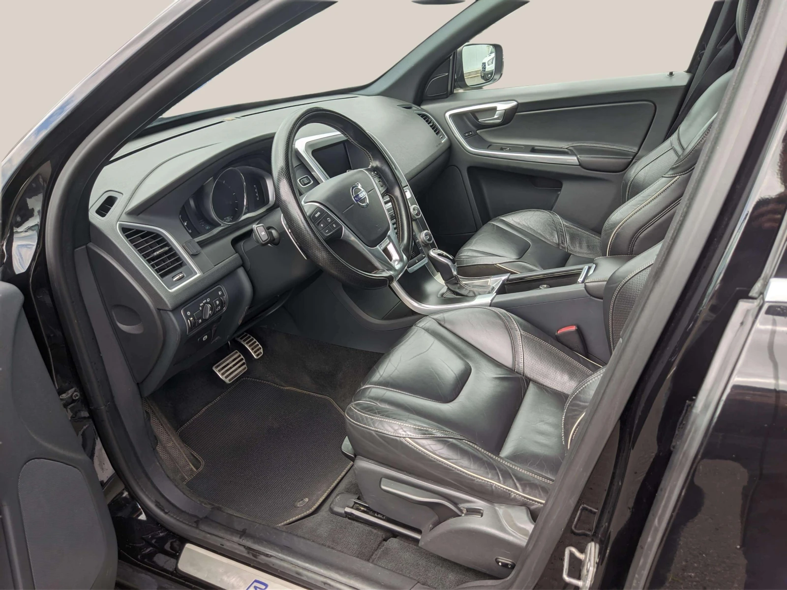 Volvo XC60 2.0 - изображение 7