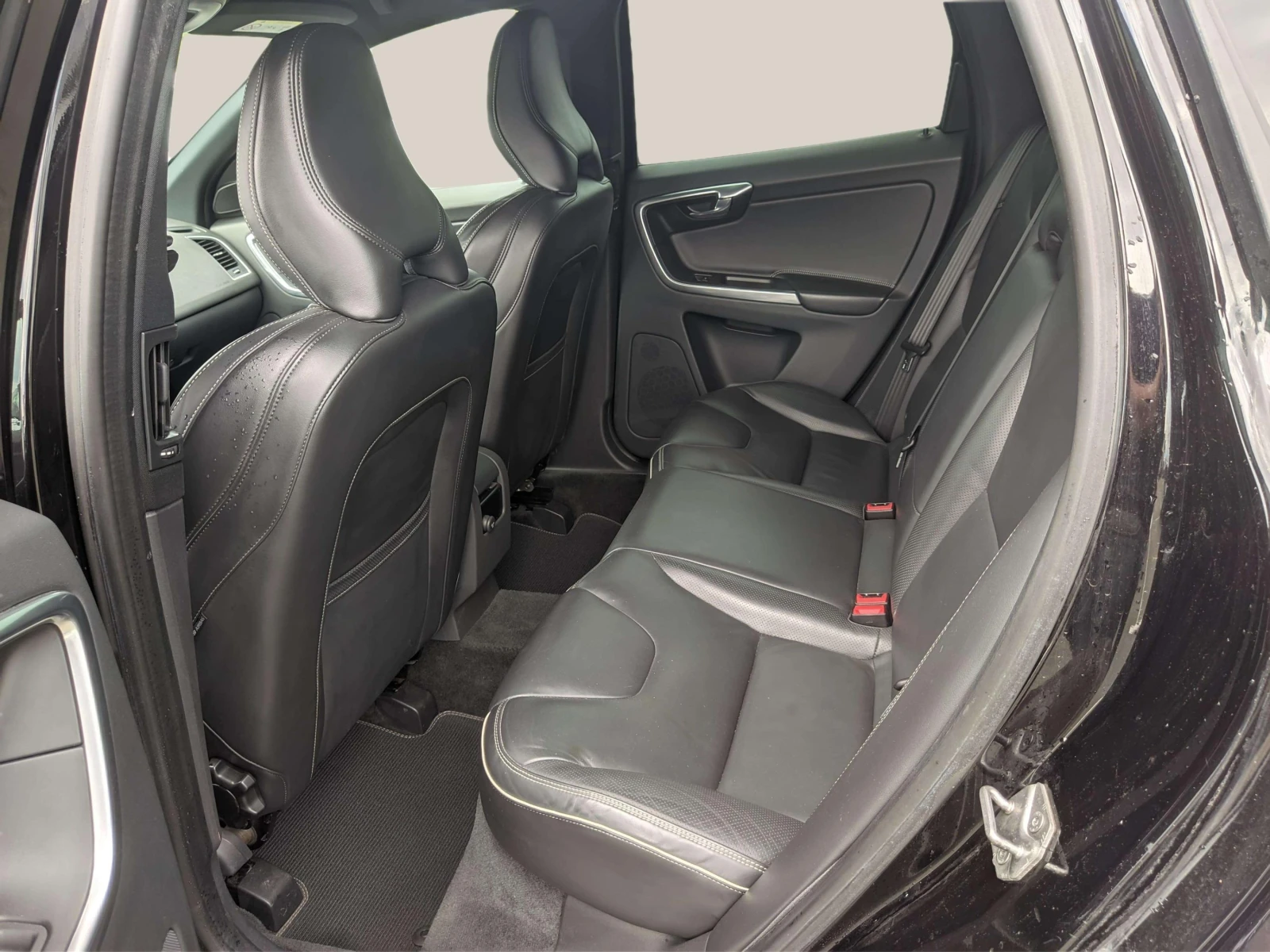 Volvo XC60 2.0 - изображение 8