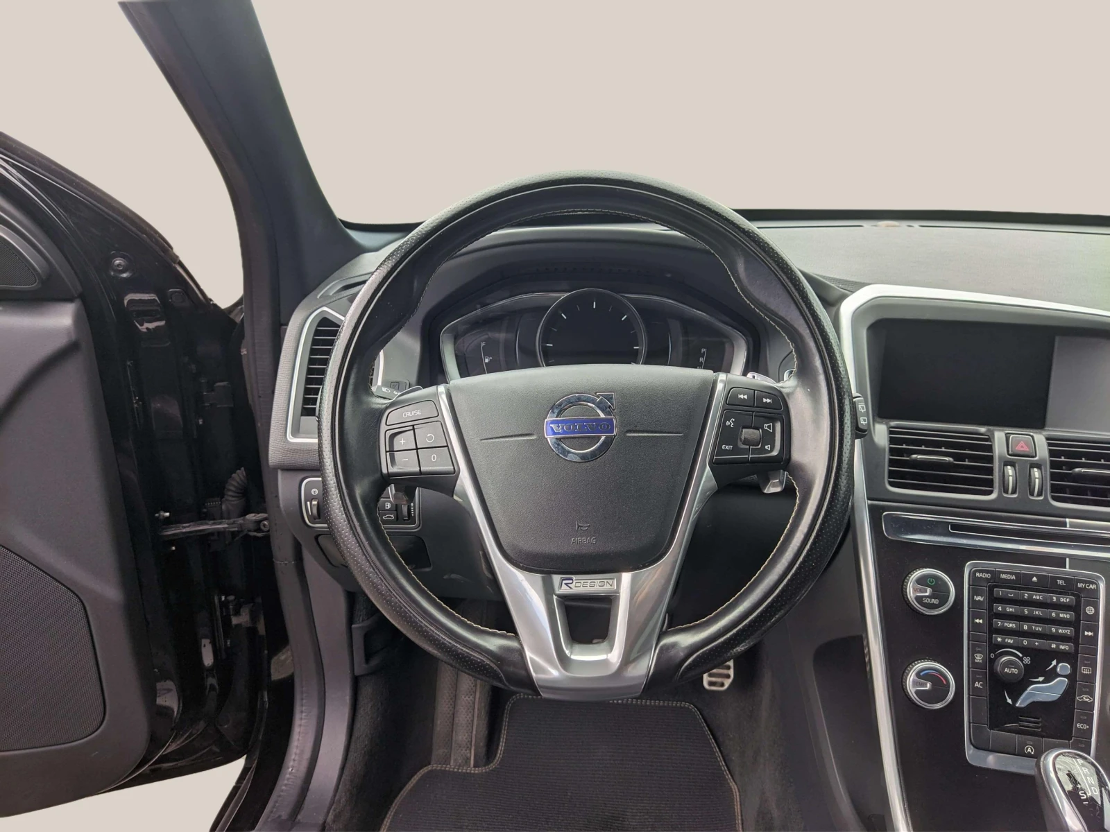 Volvo XC60 2.0 - изображение 10