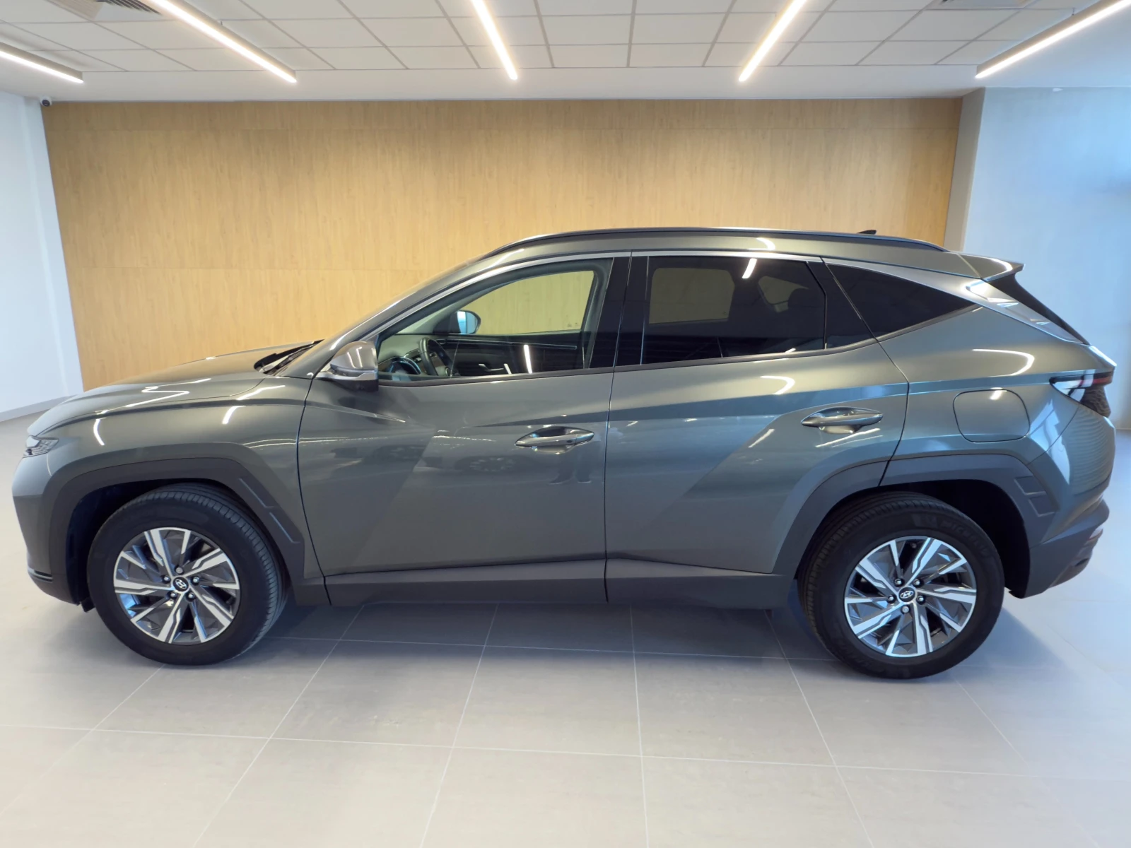 Hyundai Tucson EXCLUSIVE Hybrid AWD - изображение 2