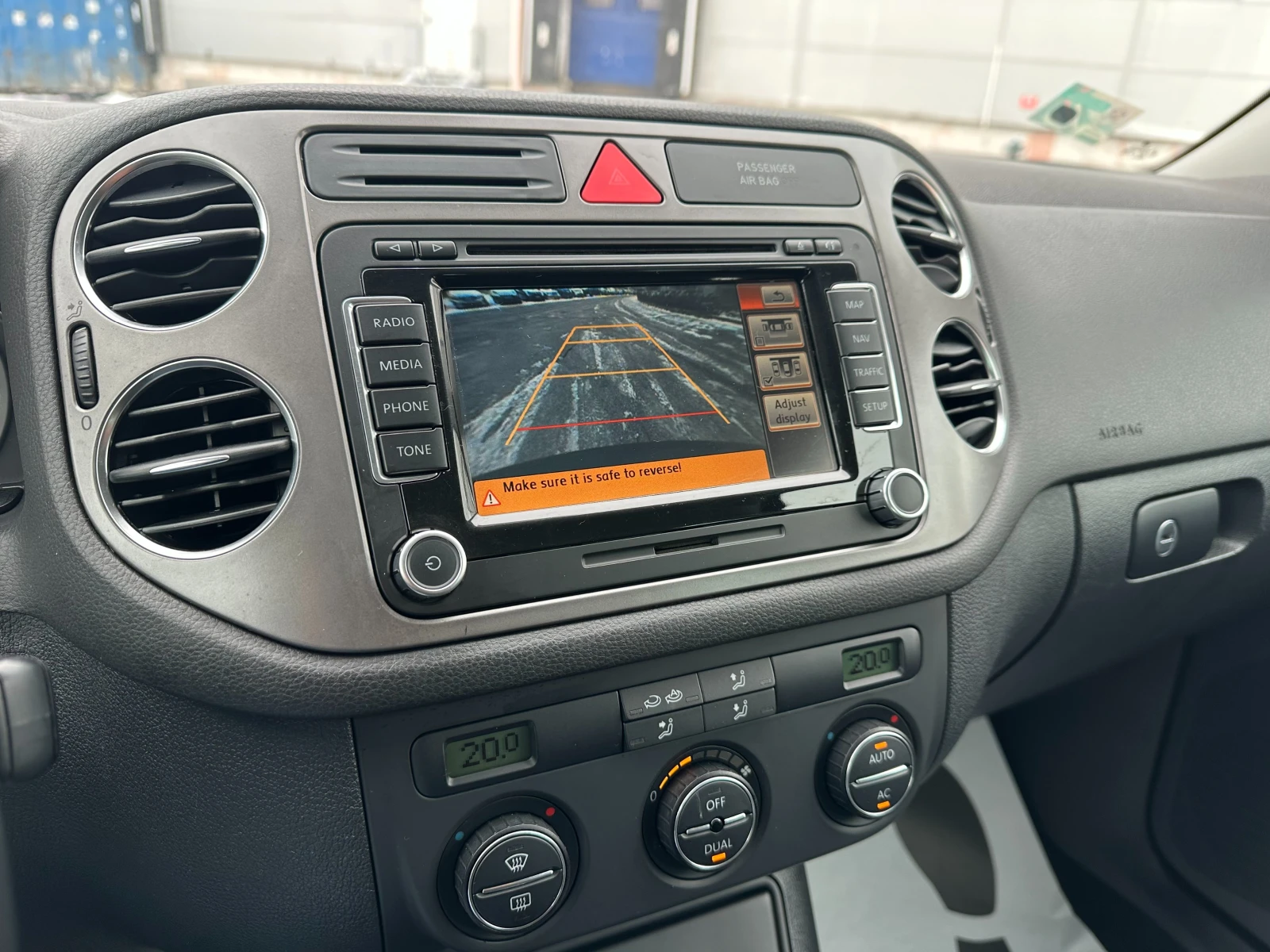 VW Tiguan 2.0i 200 �.�.  | Mobile.bg � ����������� 12