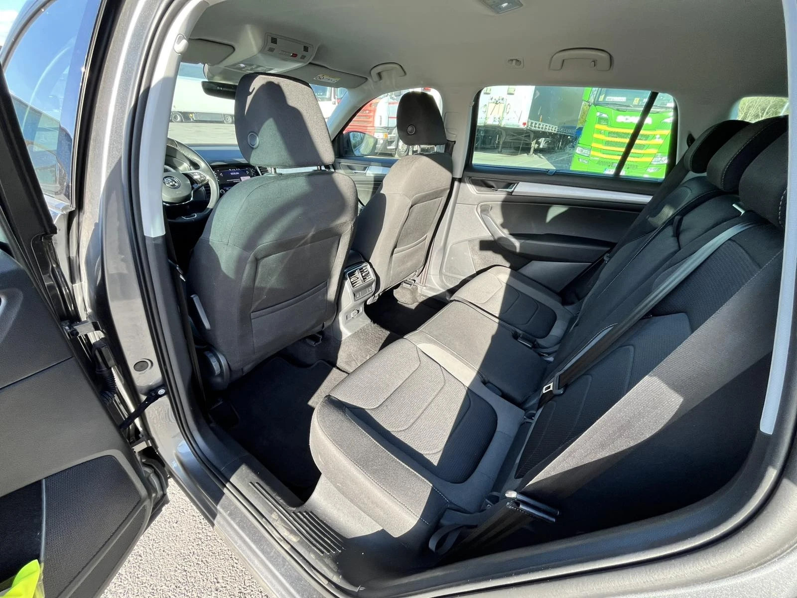 Skoda Kodiaq 2.0 TDI Facelift 4x4 ЛИЗИНГ, снимка 10 - Автомобили и джипове - 54384333