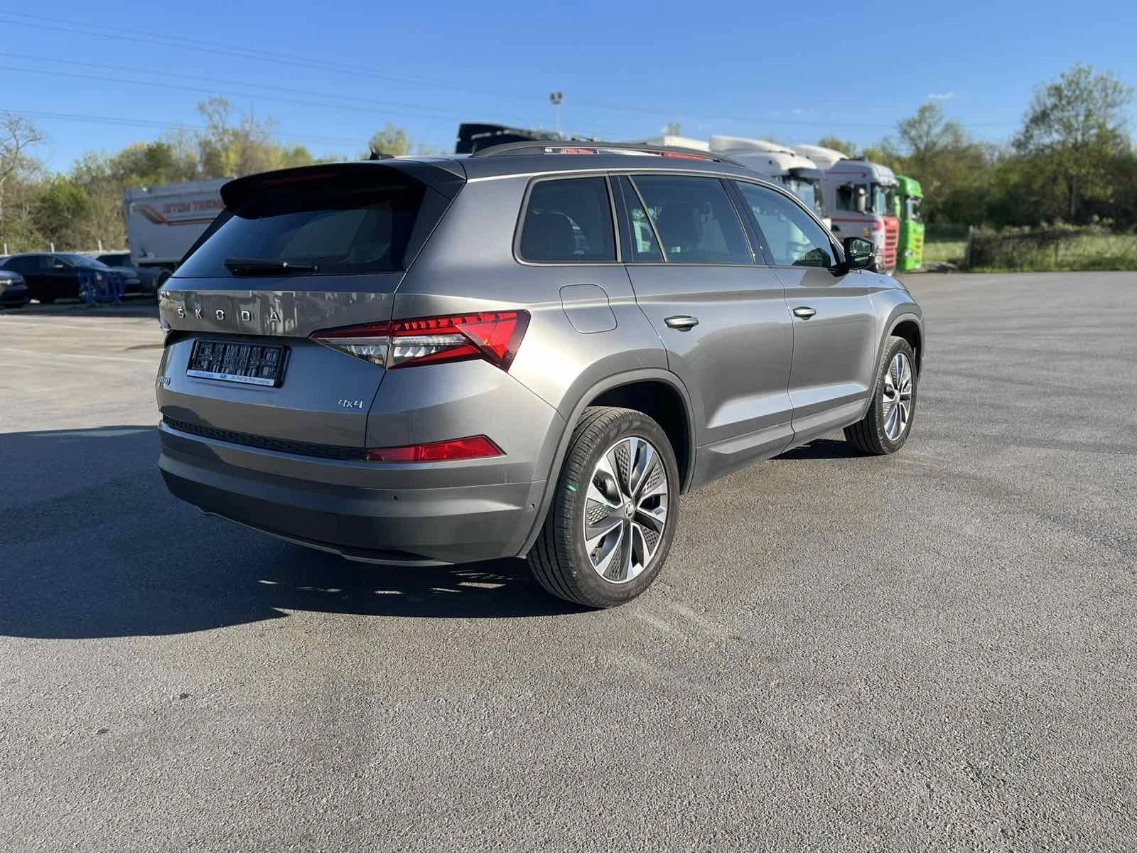 Skoda Kodiaq 2.0 TDI Facelift 4x4 ЛИЗИНГ, снимка 6 - Автомобили и джипове - 54384333