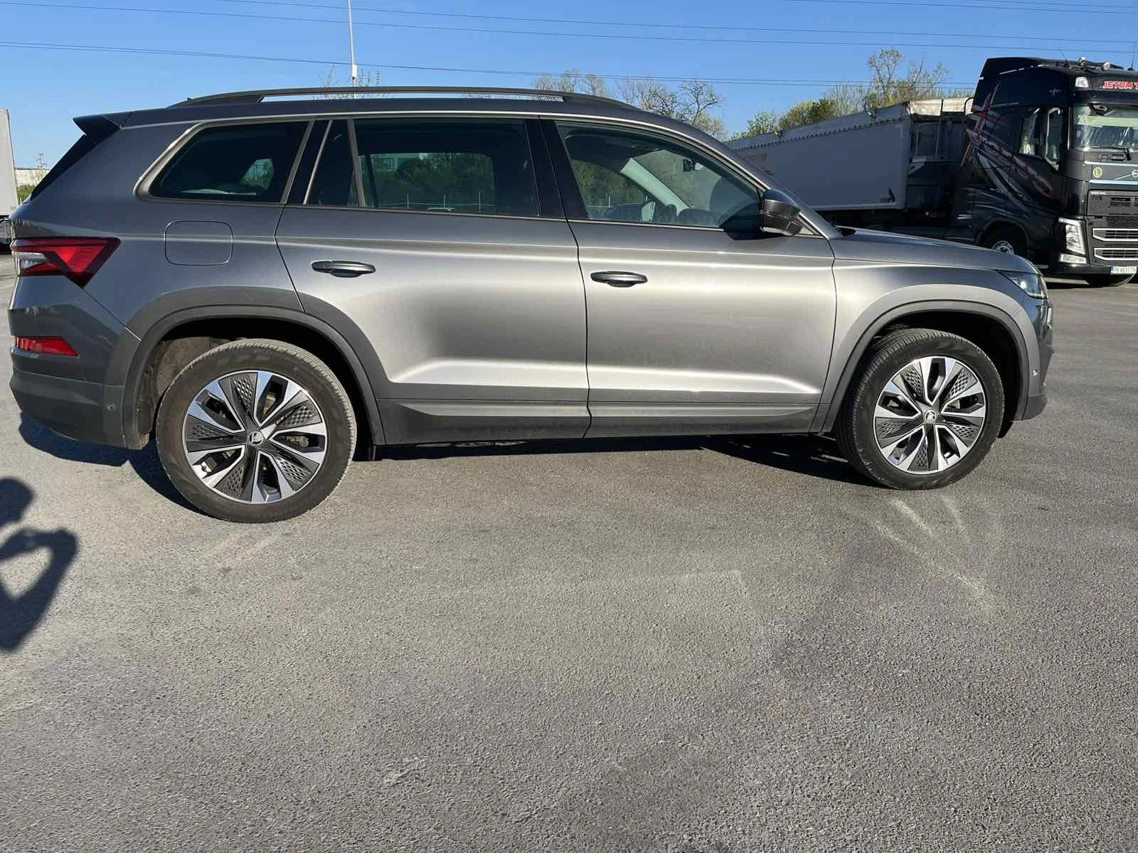 Skoda Kodiaq 2.0 TDI Facelift 4x4 ЛИЗИНГ, снимка 2 - Автомобили и джипове - 54384333