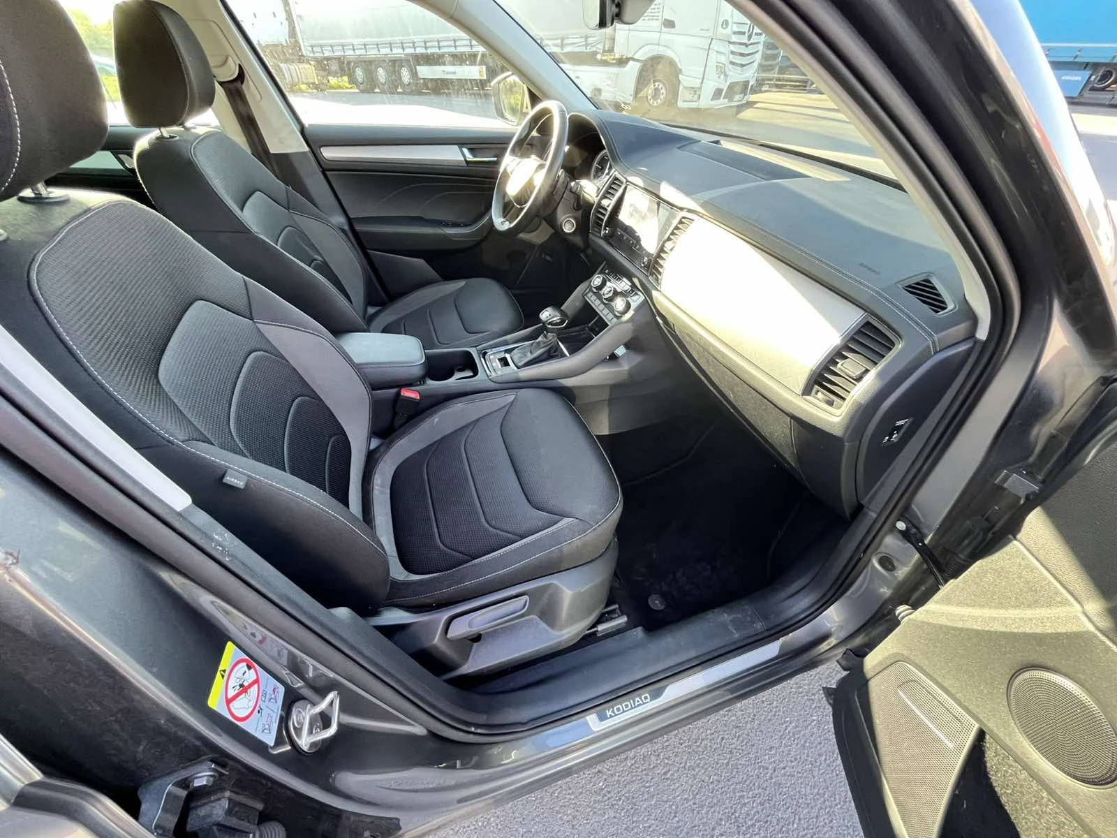 Skoda Kodiaq 2.0 TDI Facelift 4x4 ЛИЗИНГ, снимка 12 - Автомобили и джипове - 54384333