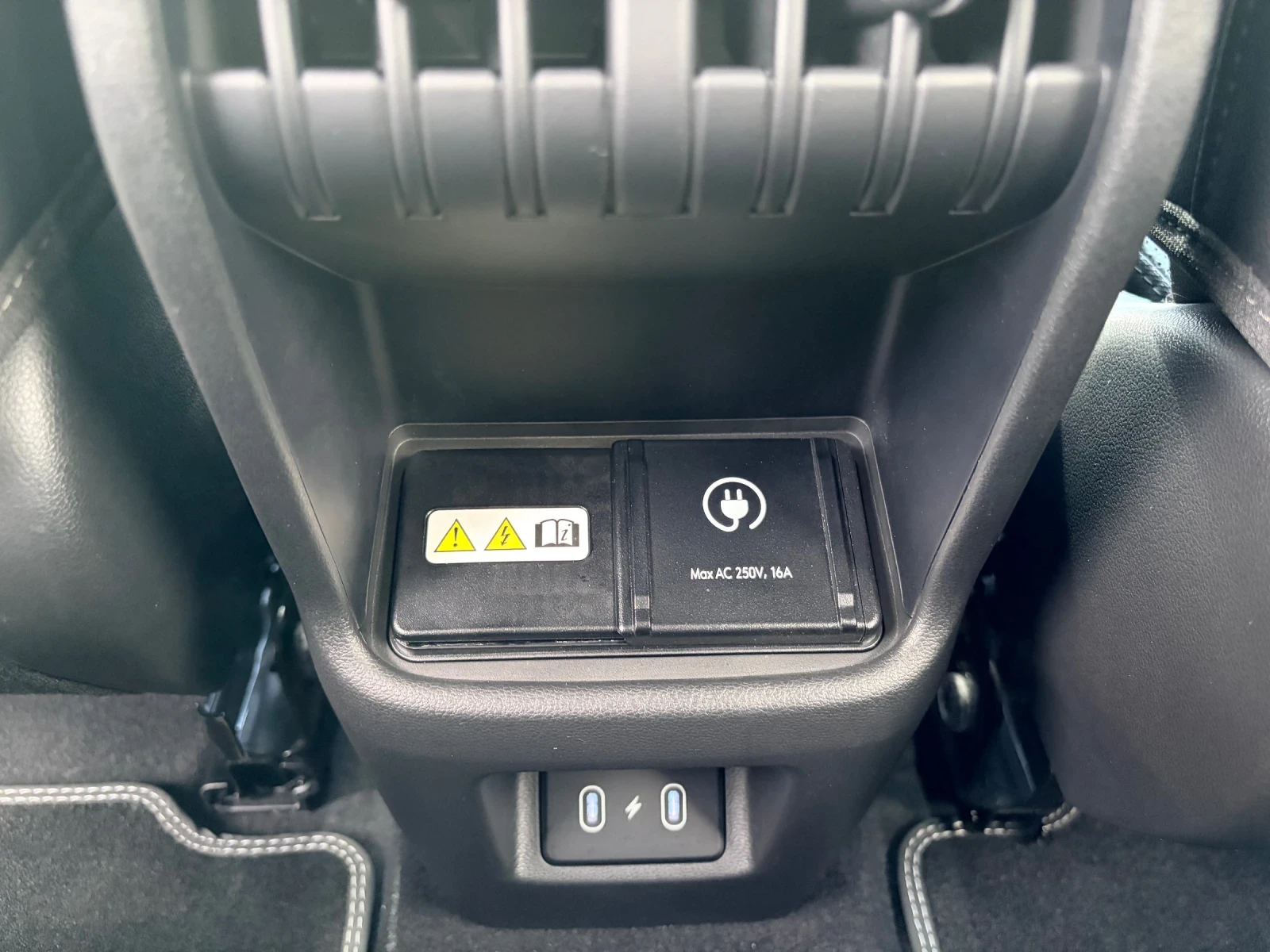 Hyundai Kona /2000km/!!!NEW LIMITED MODEL!!! 65kw 218kc FUL!!!, снимка 11 - Автомобили и джипове - 54230218