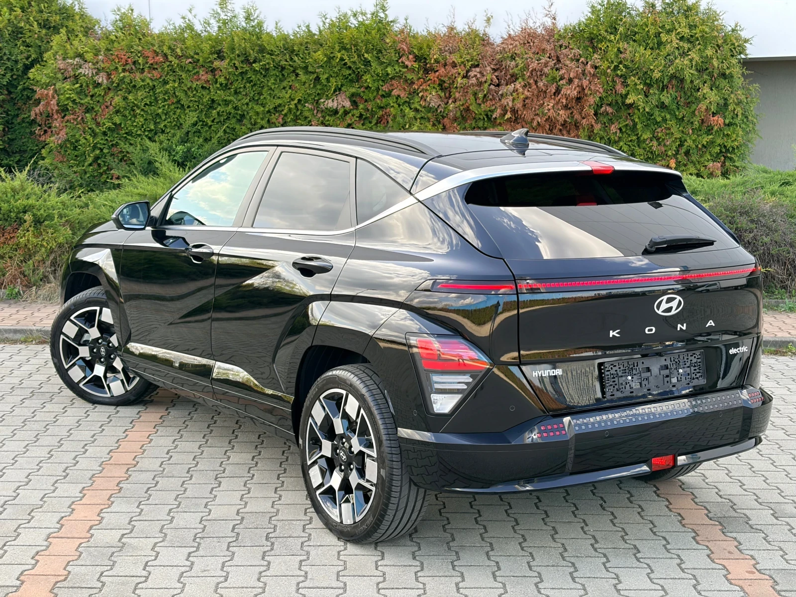 Hyundai Kona /2000km/!!!NEW LIMITED MODEL!!! 65kw 218kc FUL!!!, снимка 4 - Автомобили и джипове - 54230218