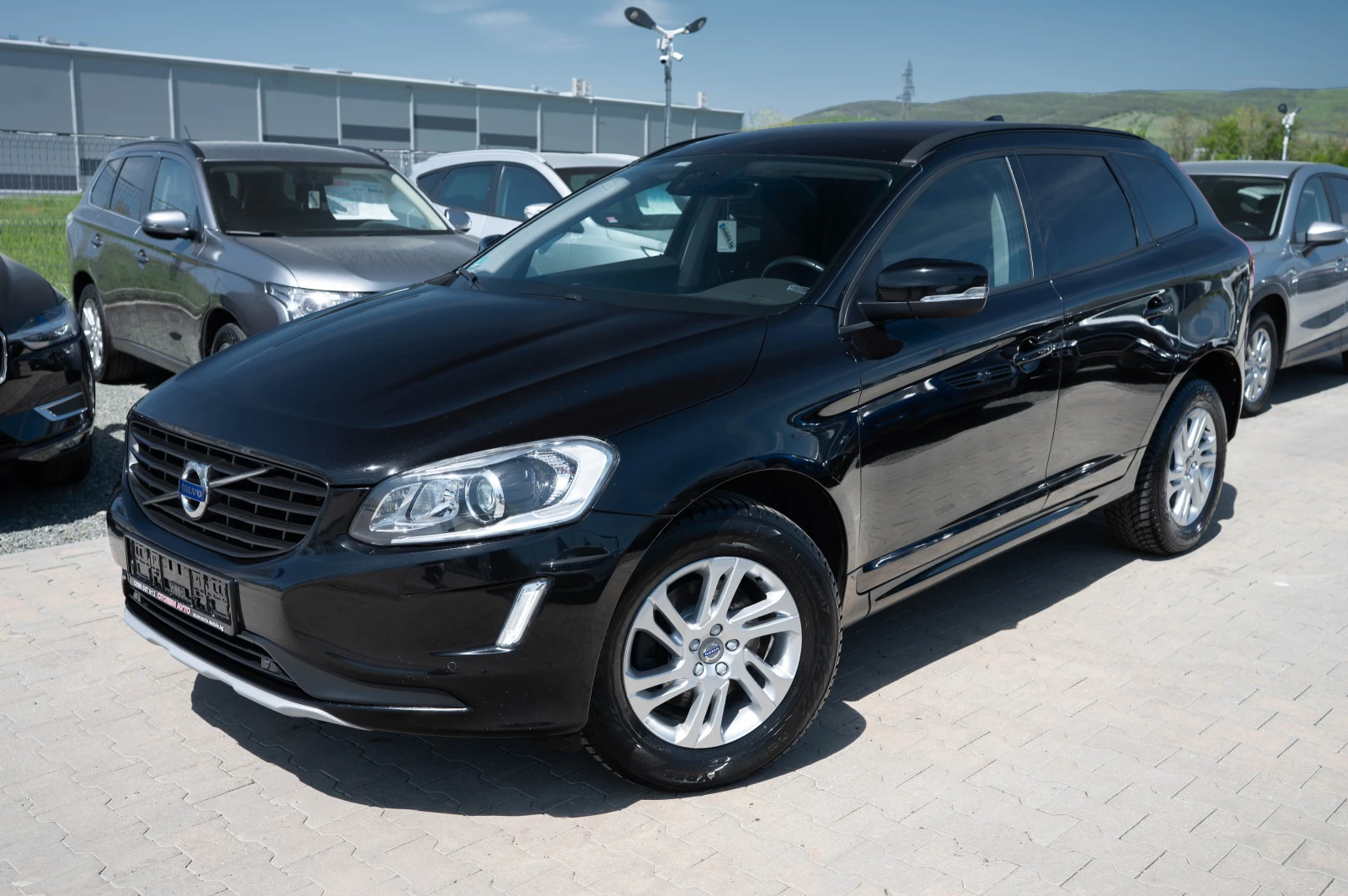 Volvo XC60 2.4* D4* 190кс* 4х4* , снимка 3 - Автомобили и джипове - 54374752