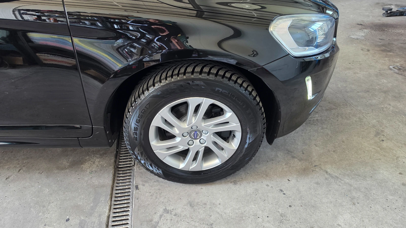 Volvo XC60 2.4* D4* 190кс* 4х4* , снимка 16 - Автомобили и джипове - 54374752