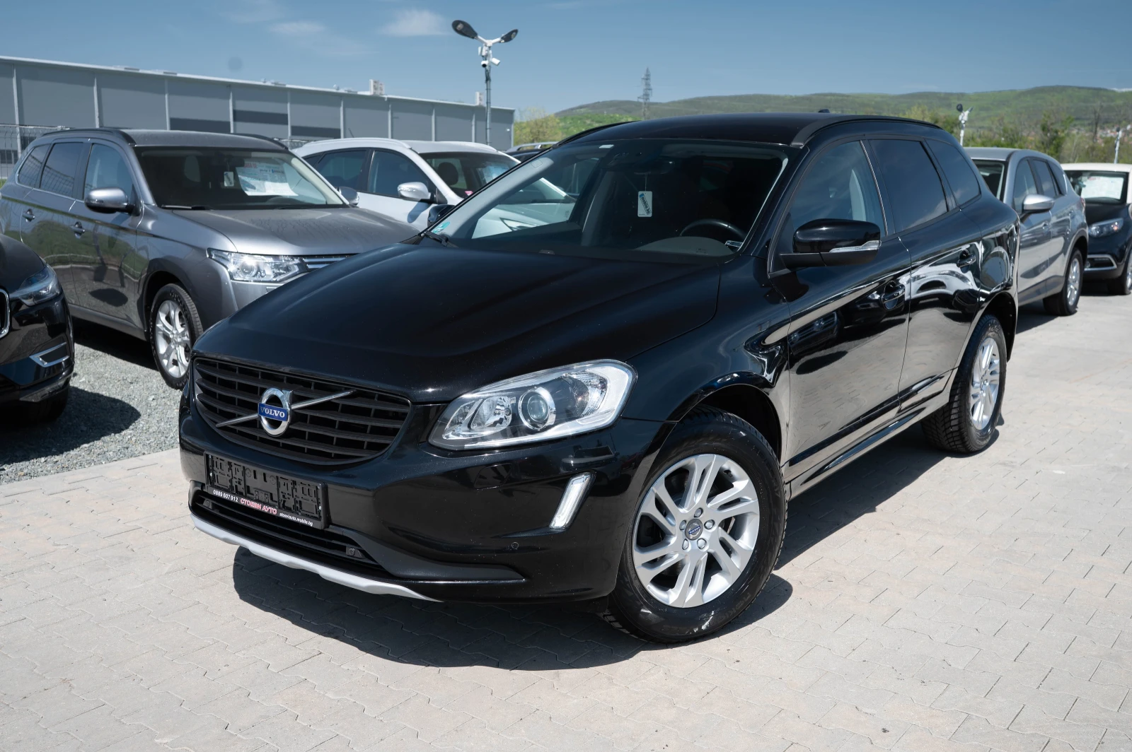 Volvo XC60 2.4* D4* 190кс* 4х4* , снимка 2 - Автомобили и джипове - 54374752