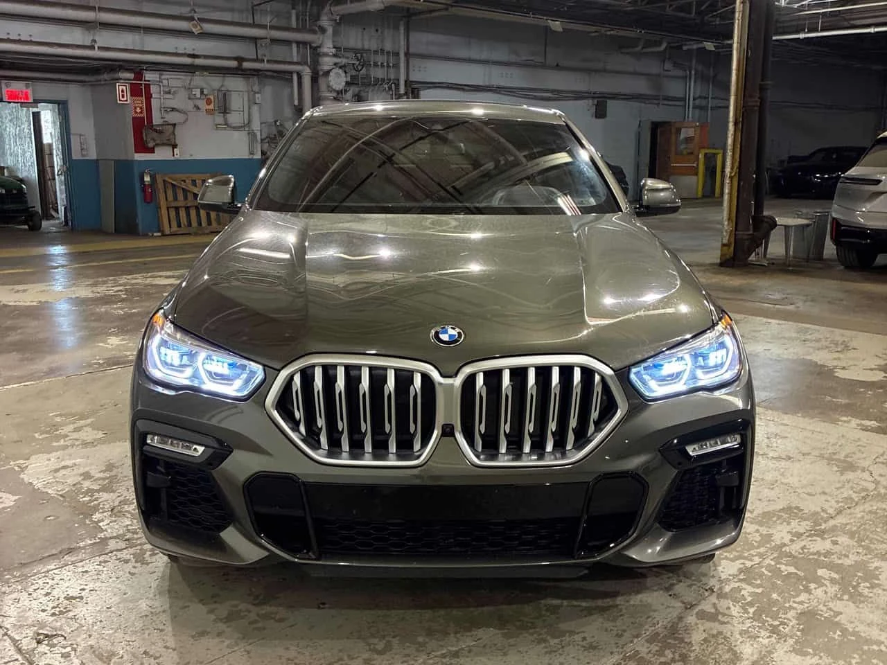 BMW X6 * xDrive40i * 360| NAV| HUD| AMBIENT| PANOROOF| LE | Mobile.bg � ����������� 2