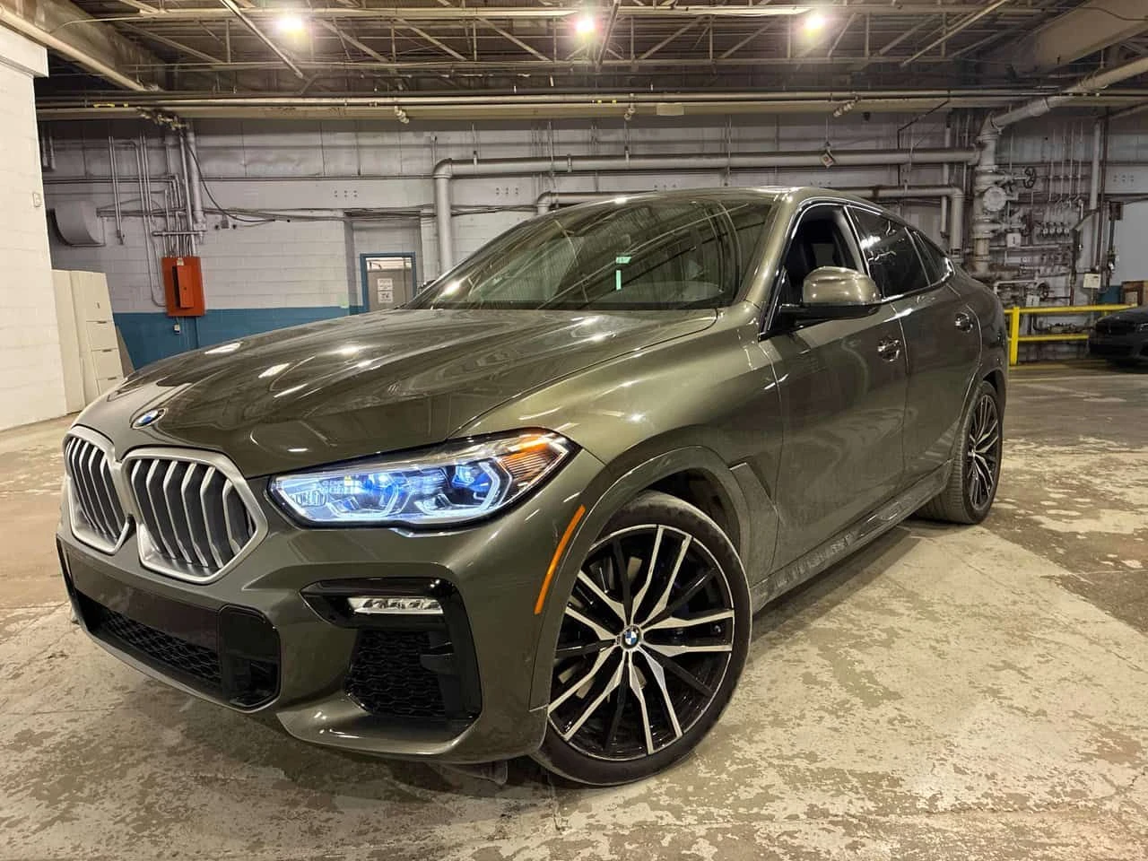 BMW X6 * xDrive40i * 360| NAV| HUD| AMBIENT| PANOROOF| LE | Mobile.bg � ����������� 1