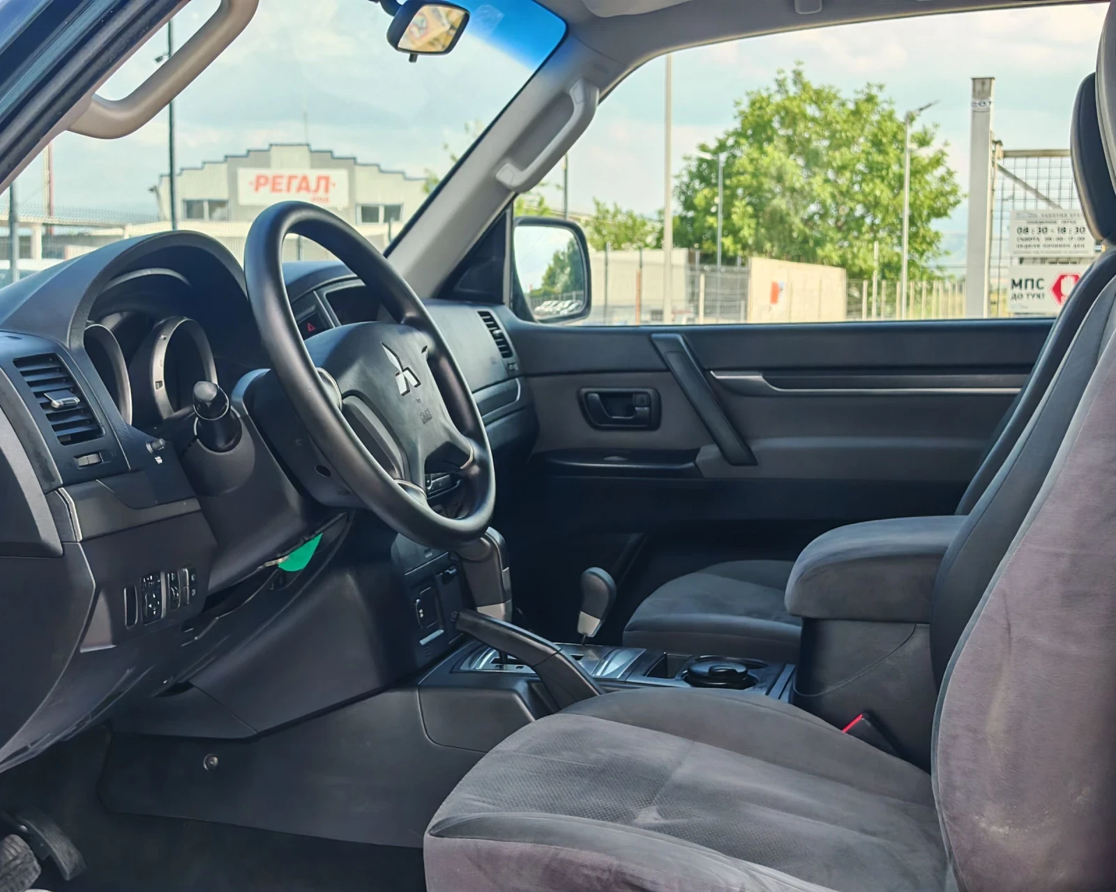 Mitsubishi Pajero 3.2 ДИЗЕЛ 170 К.С.4Х4 БЕЗ РЪЖДА! УНИКАЛНО СЪСТОЯНИ, снимка 8 - Автомобили и джипове - 55149612