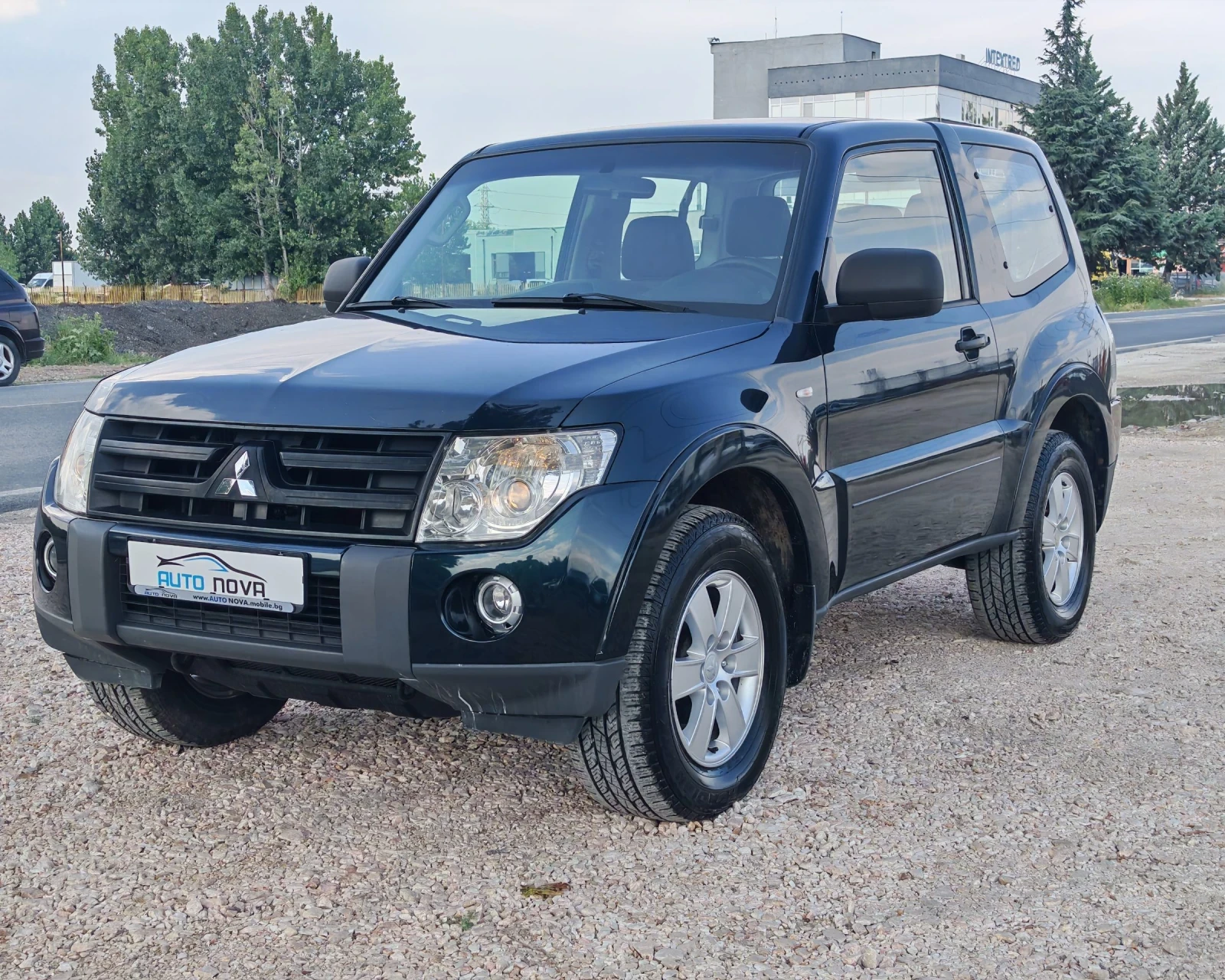 Mitsubishi Pajero 3.2 ДИЗЕЛ 170 К.С.4Х4 БЕЗ РЪЖДА! УНИКАЛНО СЪСТОЯНИ, снимка 3 - Автомобили и джипове - 55149612