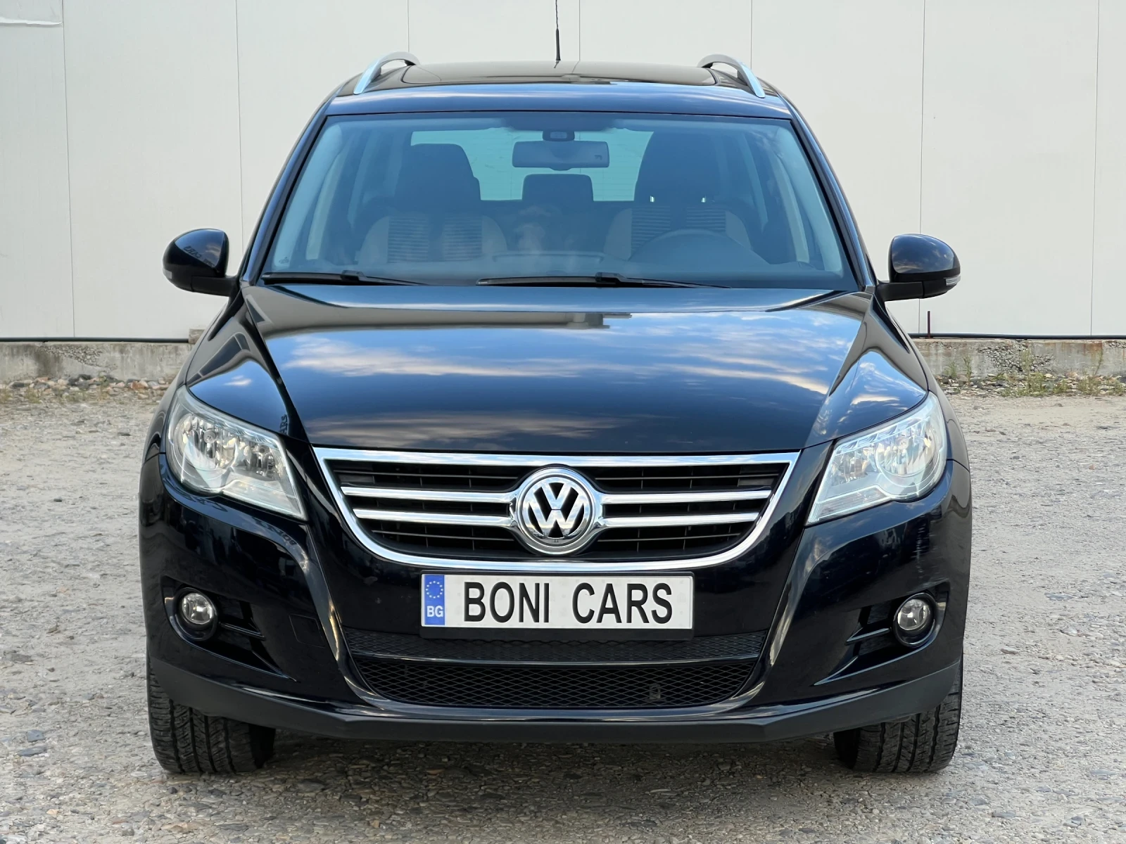 VW Tiguan 2.0TDI-140к.с./4х4/ Автомат/ Панорама/EURO 5, снимка 2 - Автомобили и джипове - 55562375