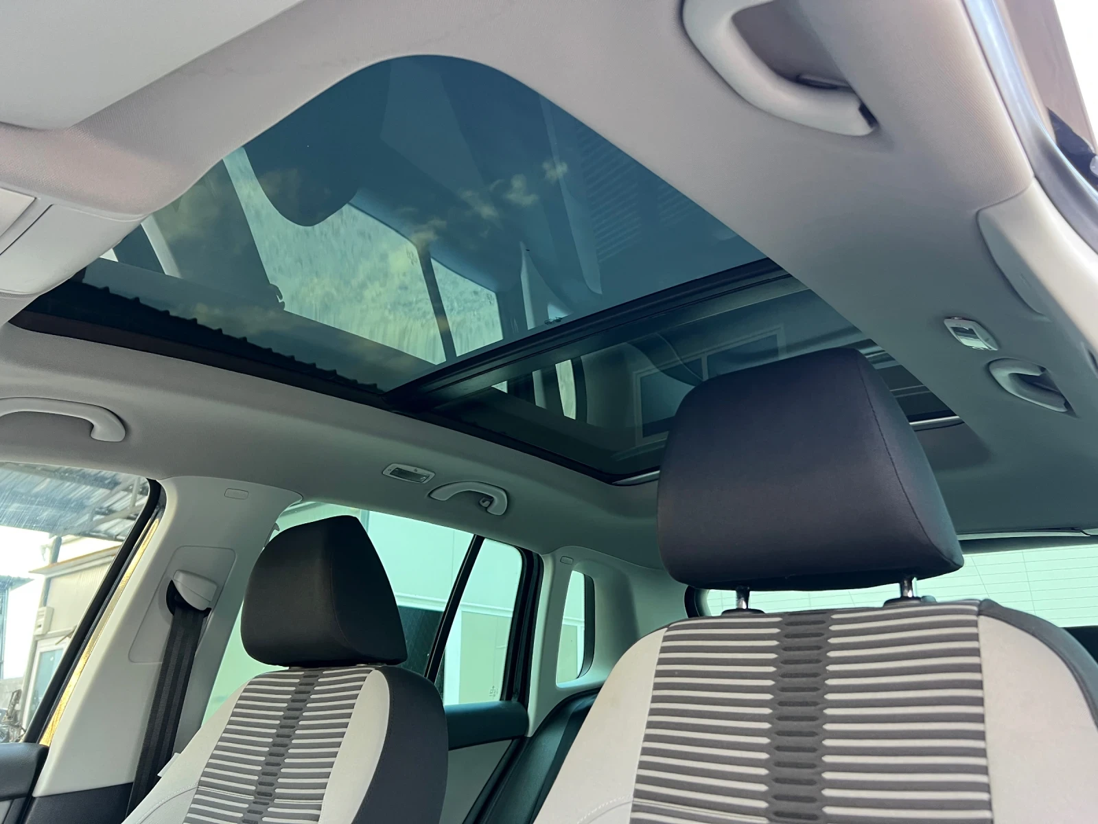 VW Tiguan 2.0TDI-140к.с./4х4/ Автомат/ Панорама/EURO 5, снимка 13 - Автомобили и джипове - 55562375