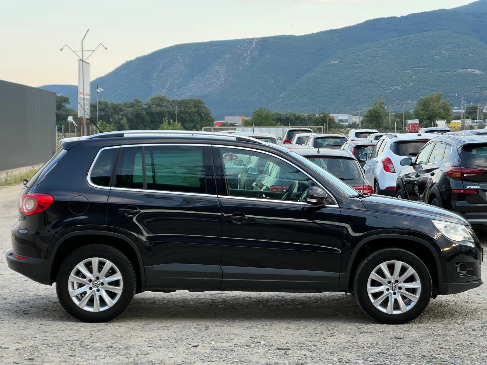 VW Tiguan 2.0TDI-140к.с./4х4/ Автомат/ Панорама/EURO 5, снимка 4 - Автомобили и джипове - 55562375