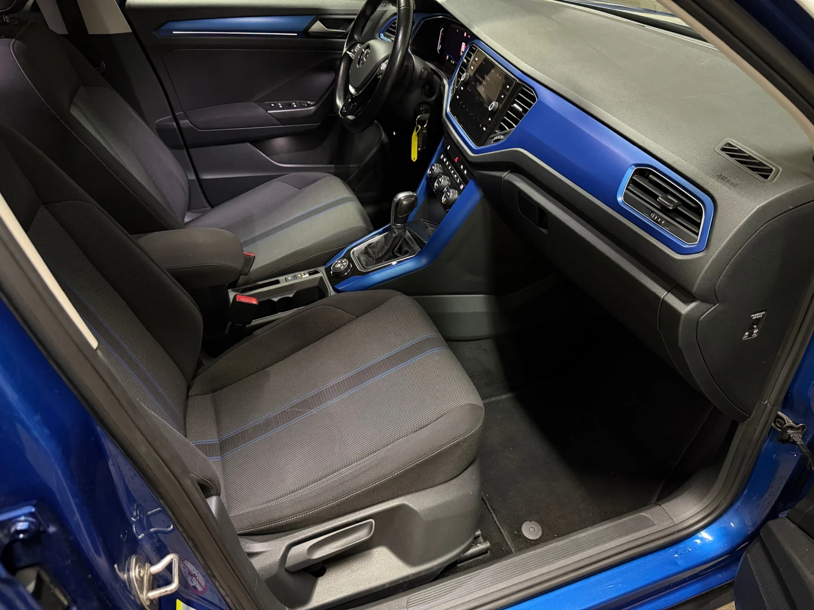 VW T-Roc 2.0TDI/4Motion/Sport line, снимка 14 - Автомобили и джипове - 55595788